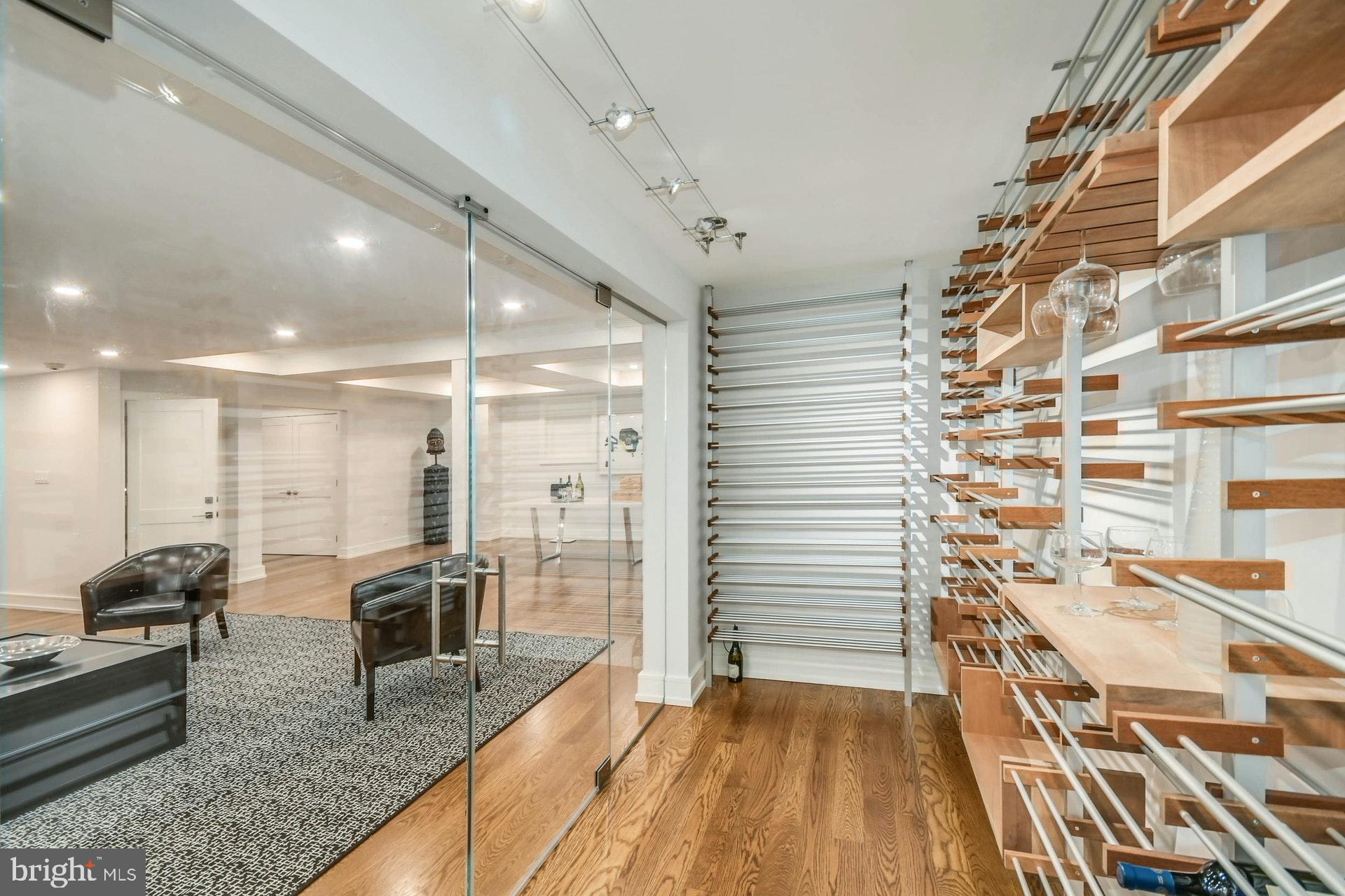 CHESTNUT HILL - Residential