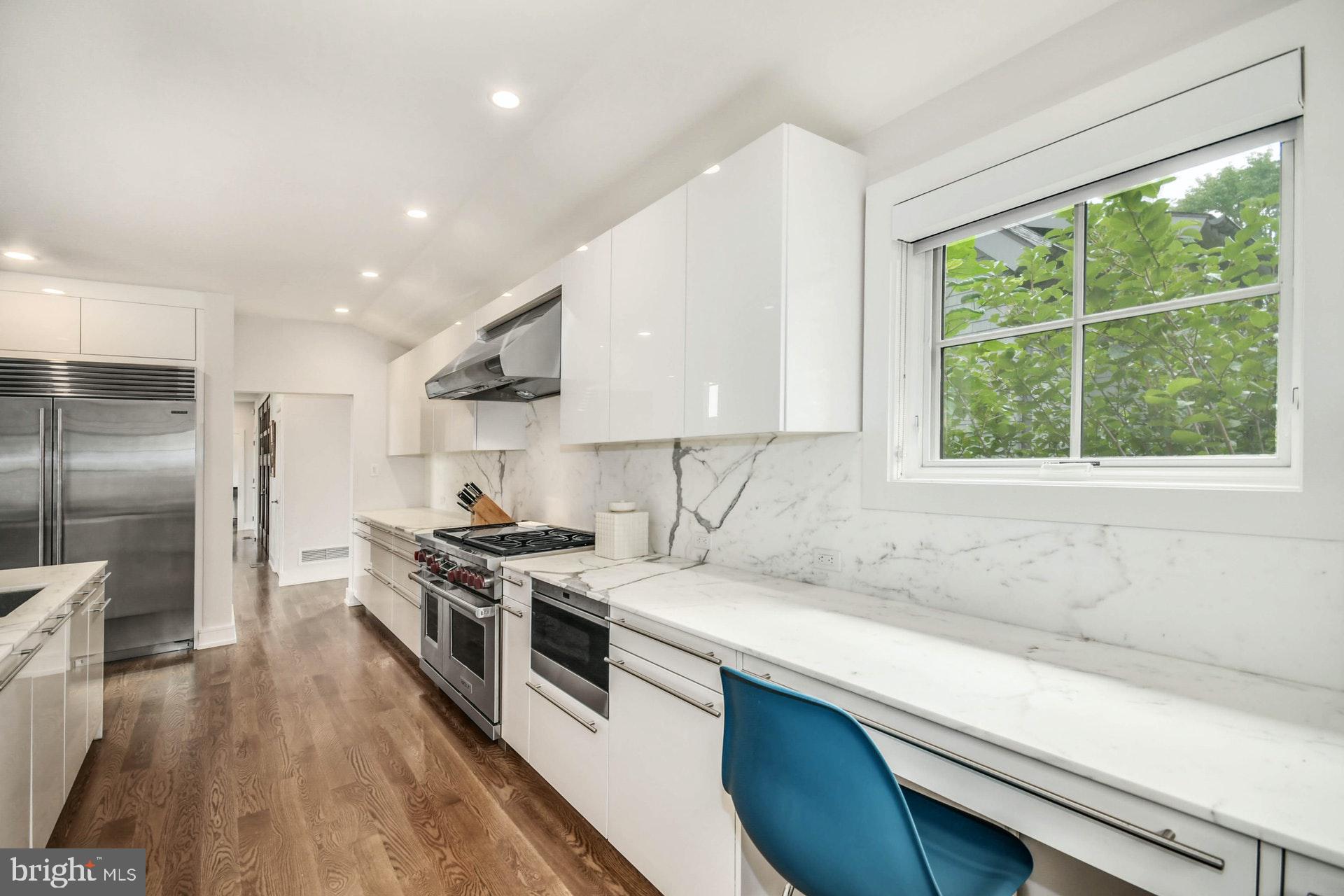 CHESTNUT HILL - Residential