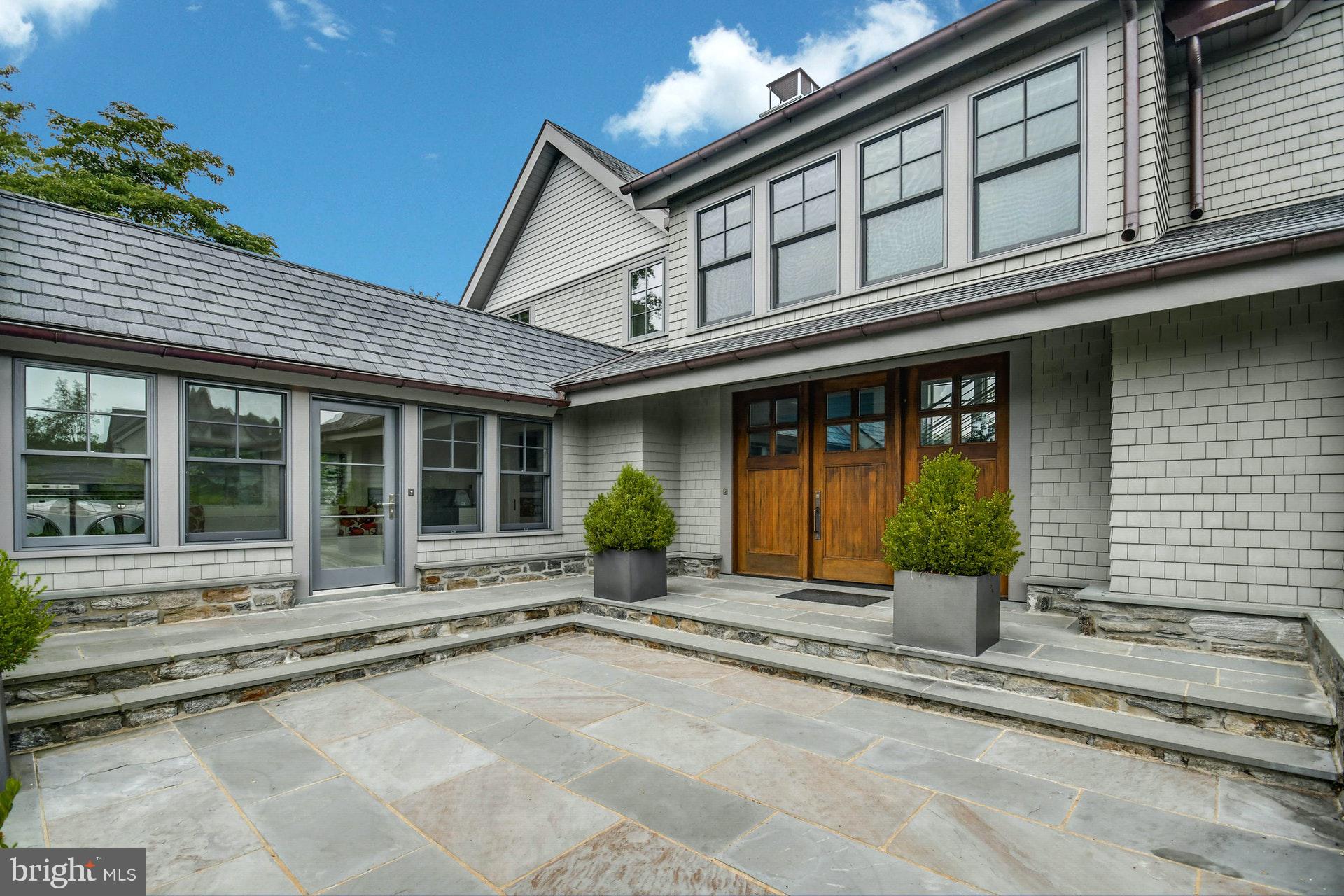 CHESTNUT HILL - Residential