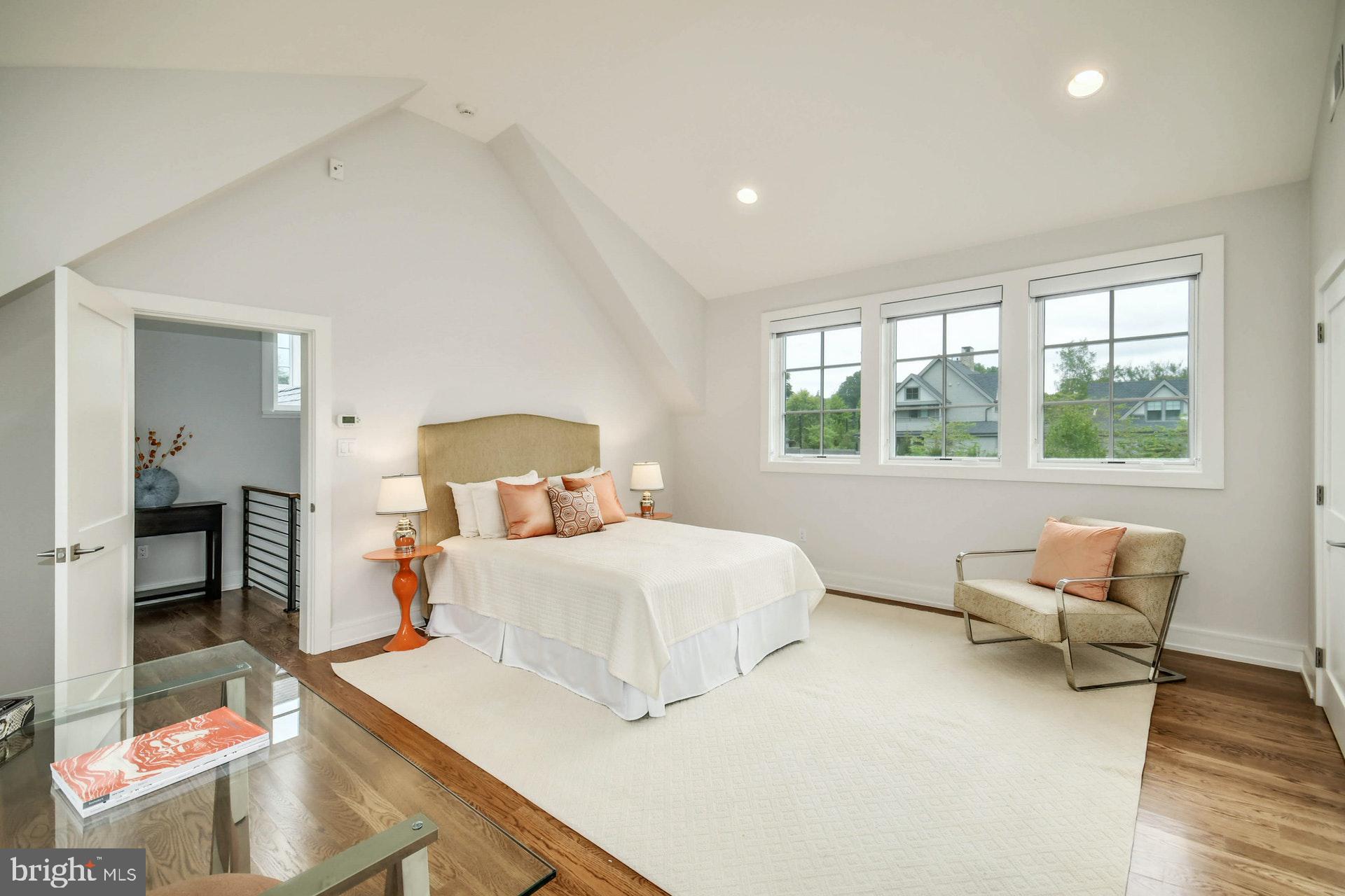 CHESTNUT HILL - Residential