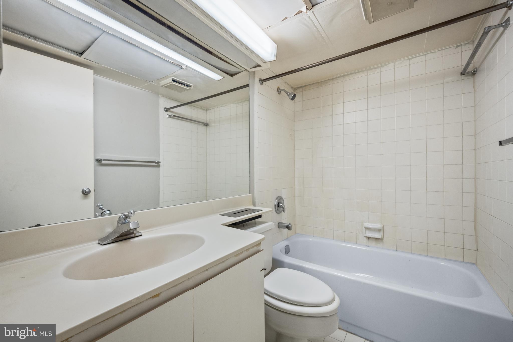 COLD SPRING NEWTOWN - Residential