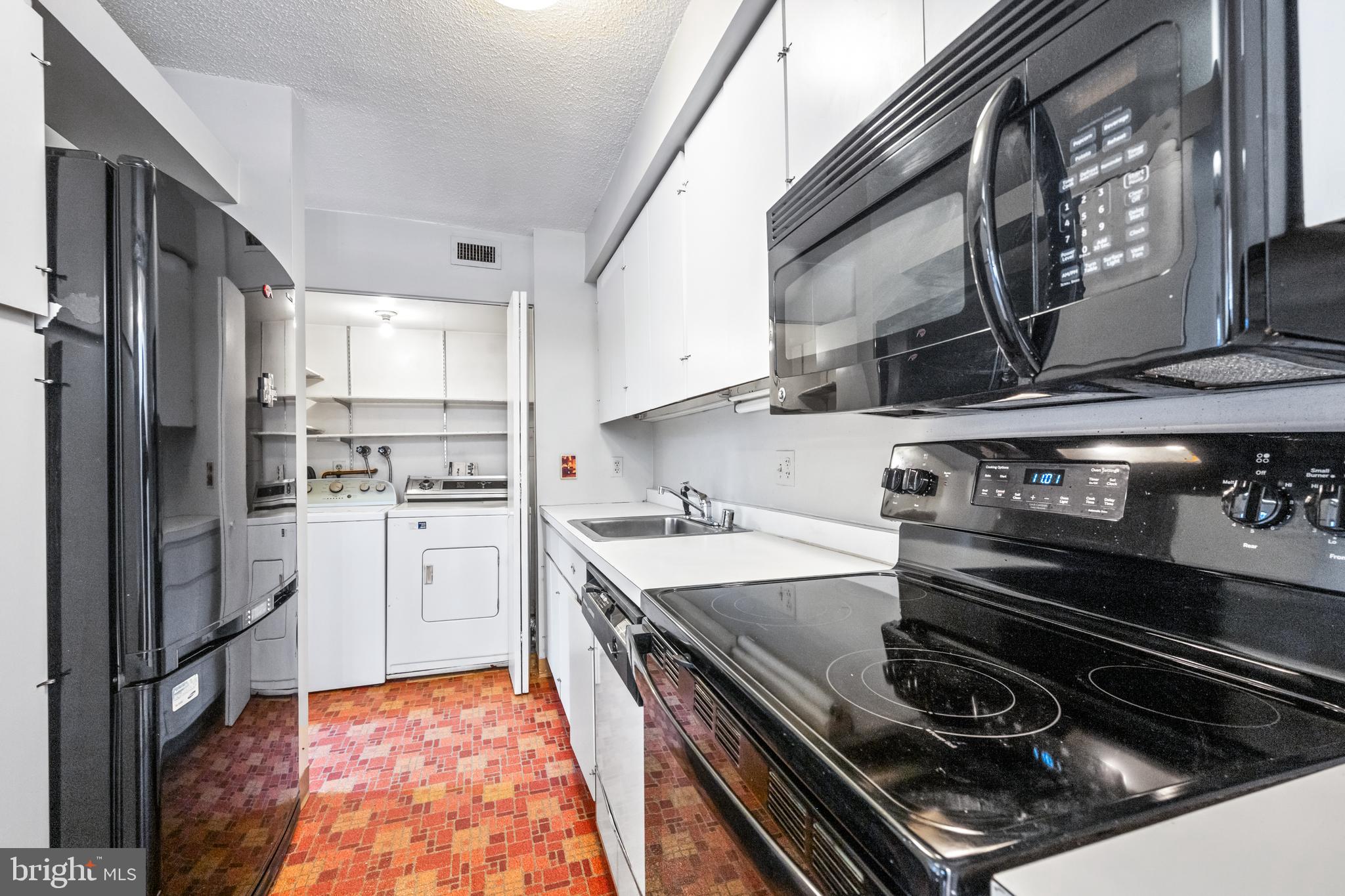 COLD SPRING NEWTOWN - Residential