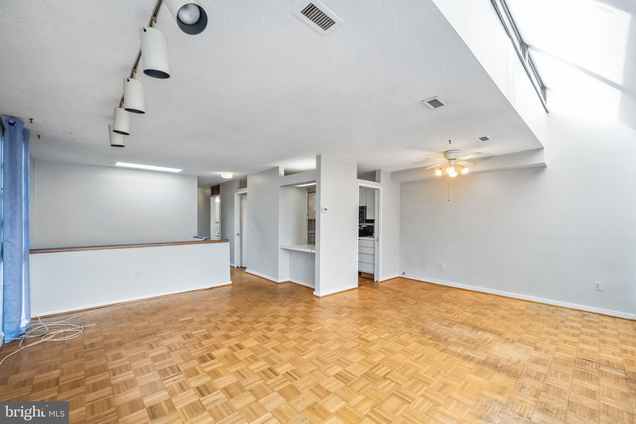 COLD SPRING NEWTOWN - Residential