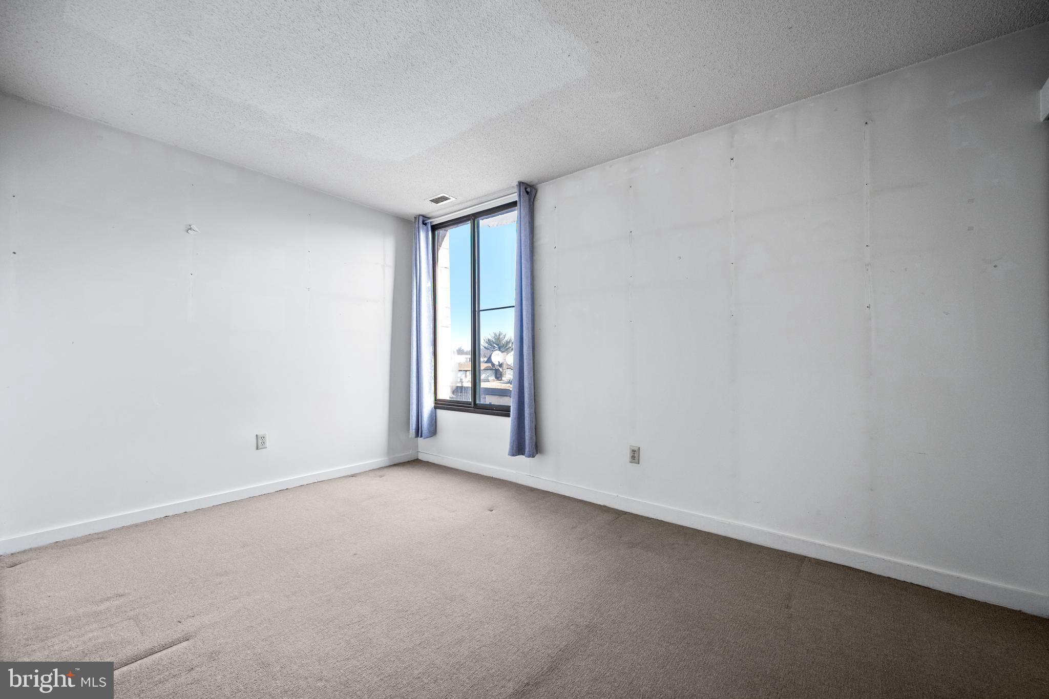 COLD SPRING NEWTOWN - Residential