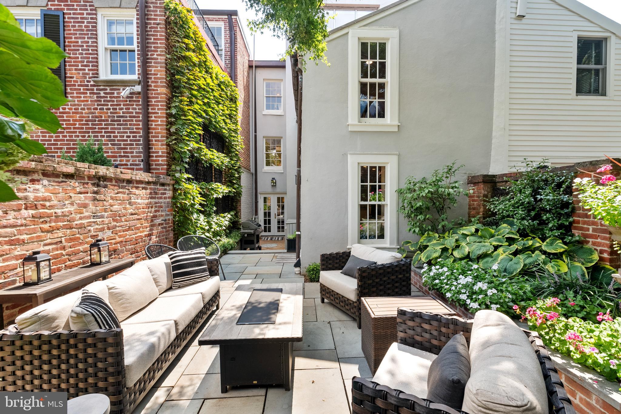 GEORGETOWN - Residential