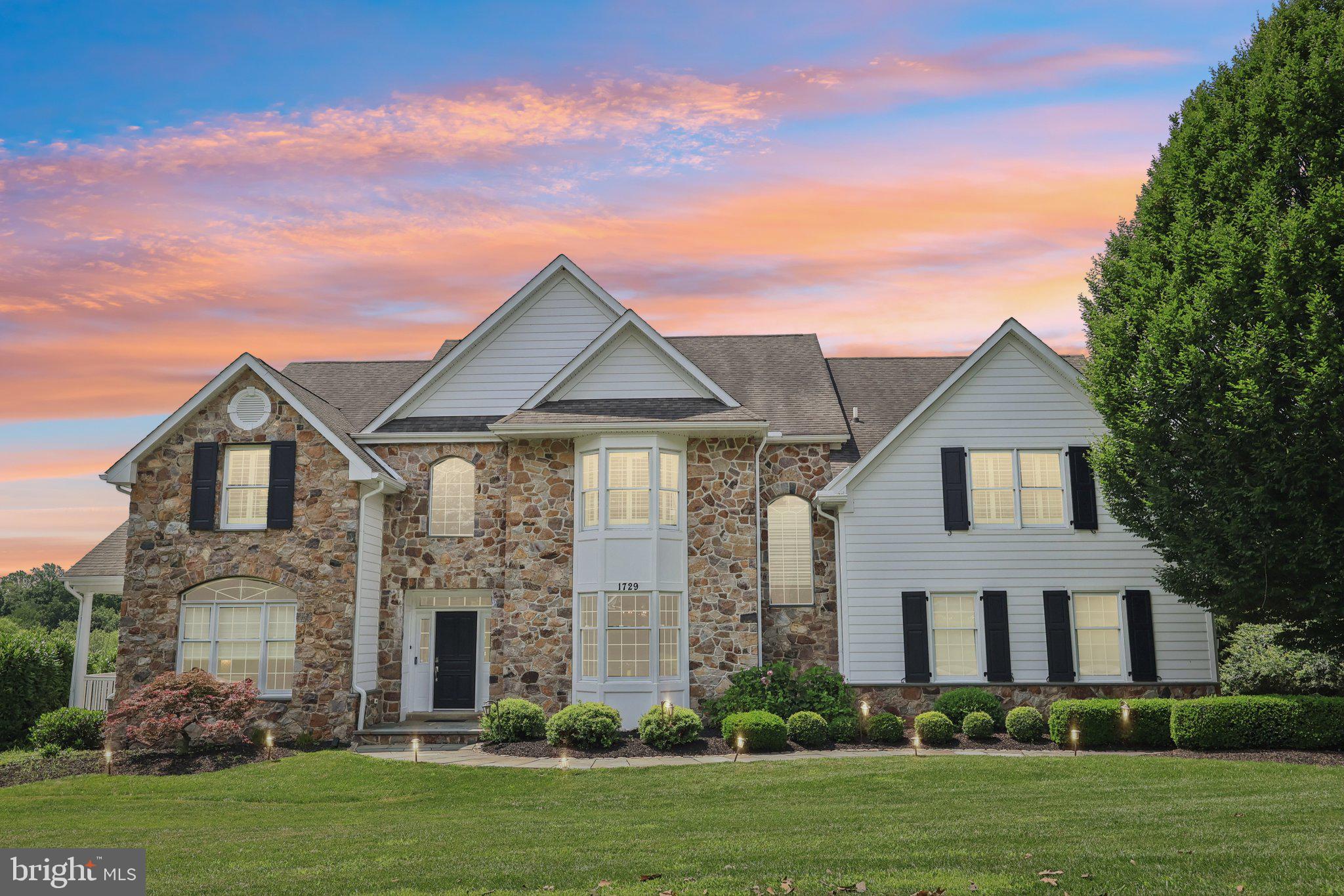 1729 TOWNE DRIVE