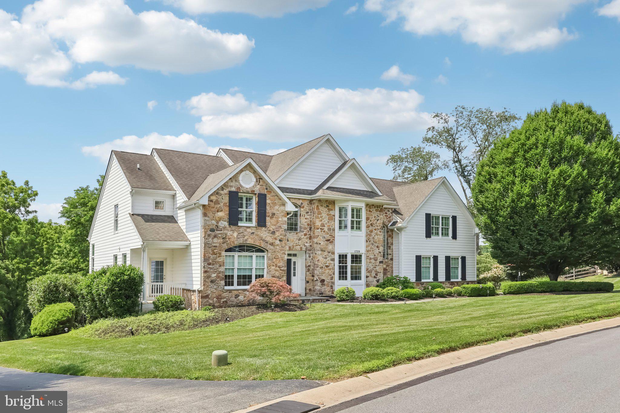1729 TOWNE DRIVE