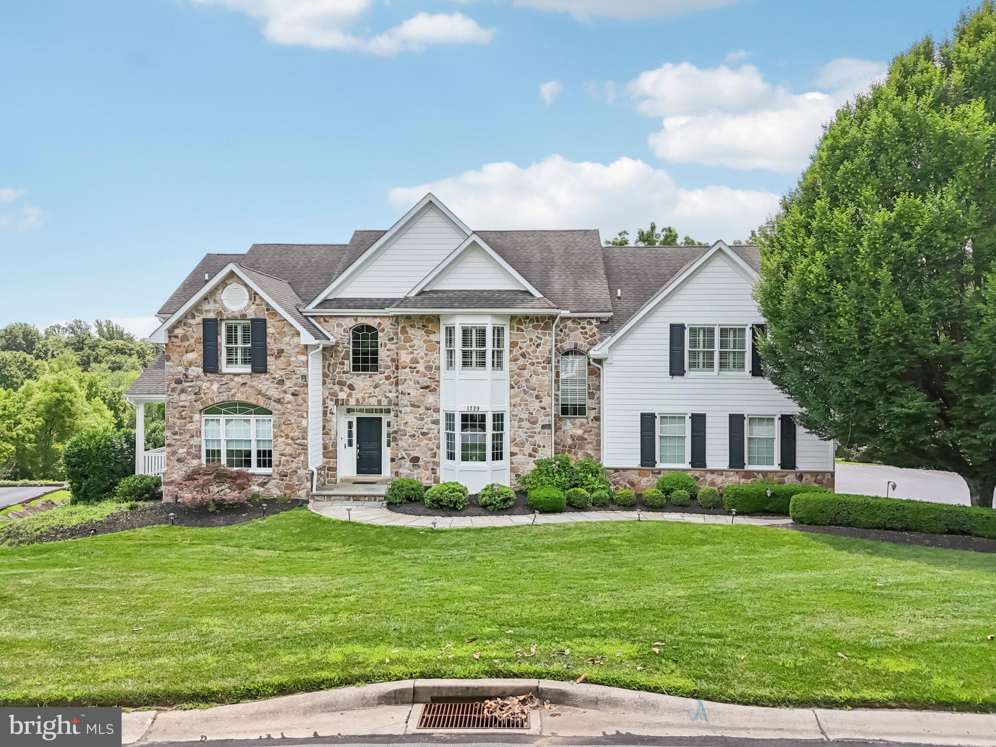 1729 TOWNE DRIVE