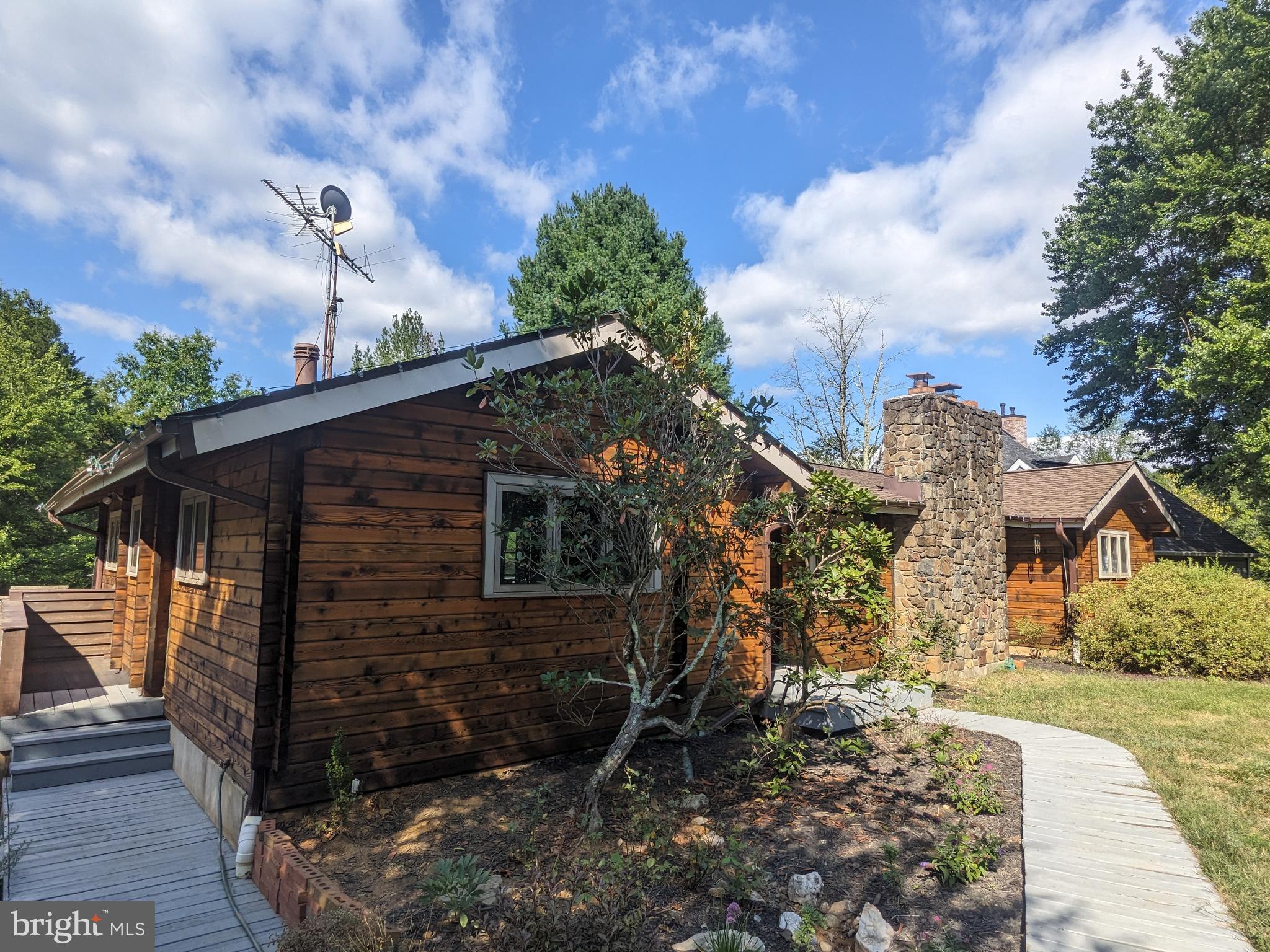 ALDIE ROAD - Residential