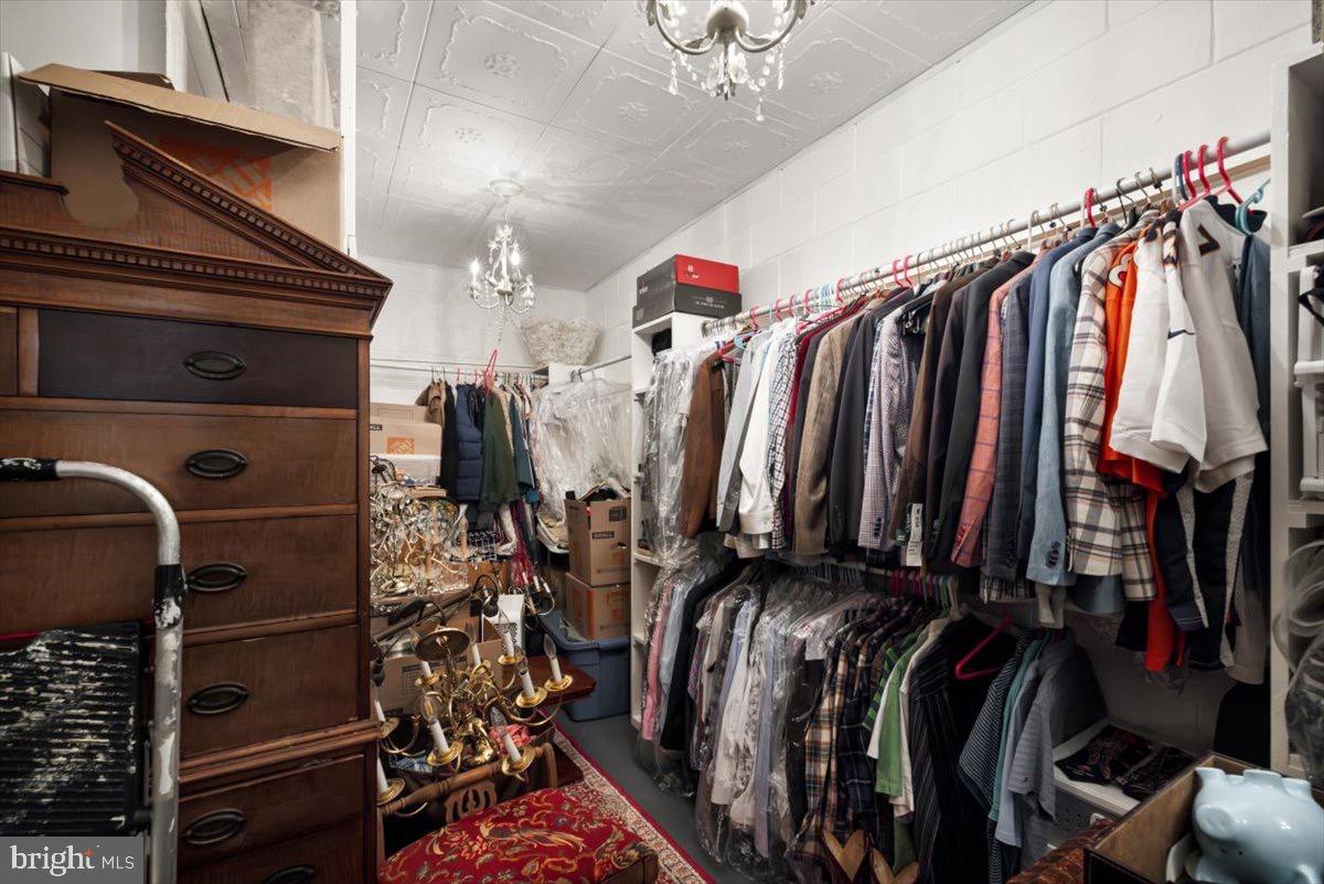 ALDIE ROAD - Residential