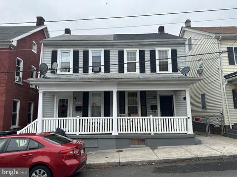 Townhouse For Sale - 223 Summer Street<br/> HAGERSTOWN, MD 21740