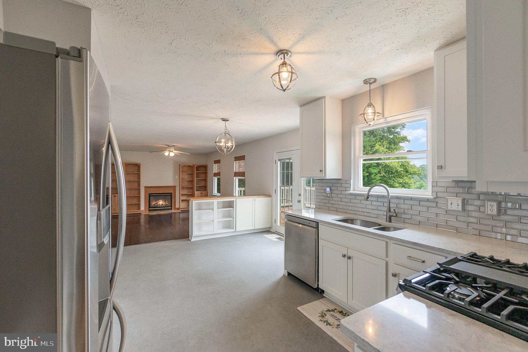 FOREST LAKES - Residential