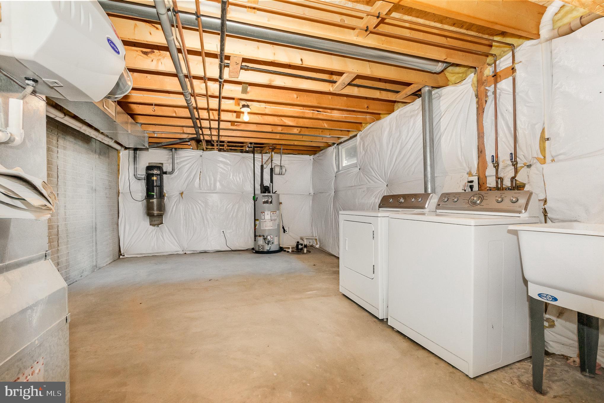 FOREST LAKES - Residential