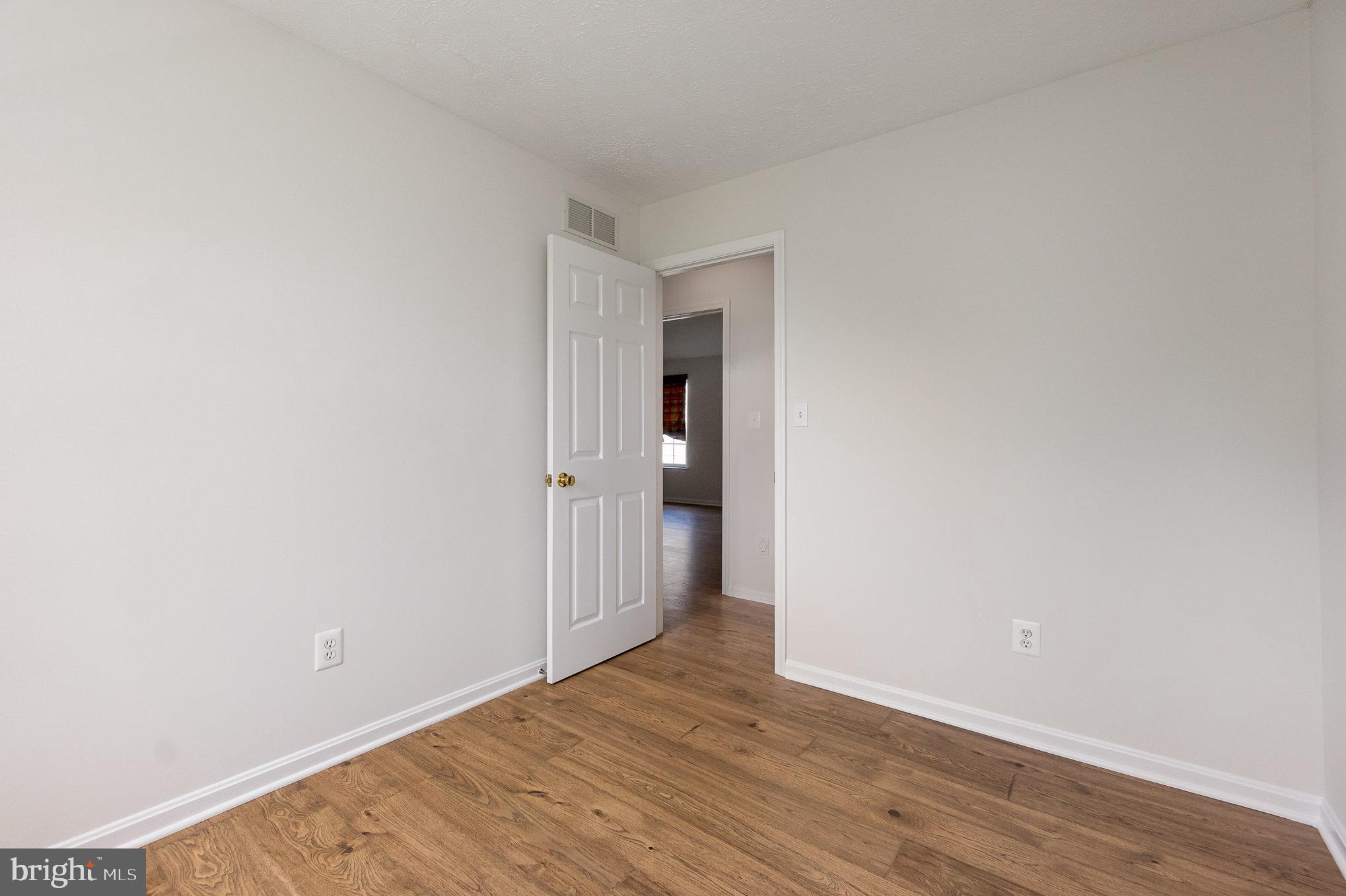 FOREST LAKES - Residential