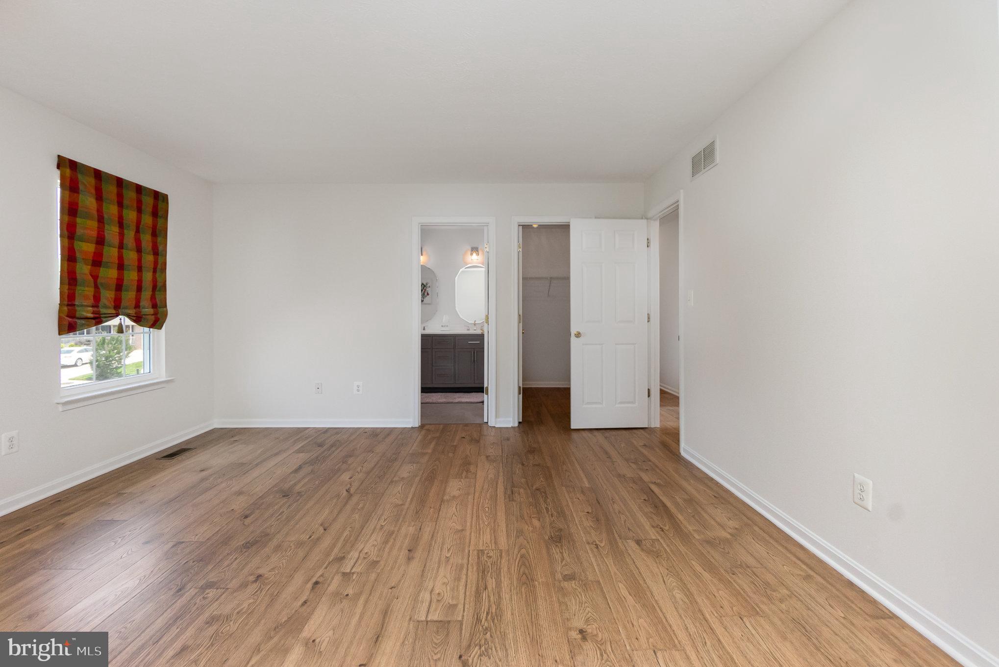 FOREST LAKES - Residential