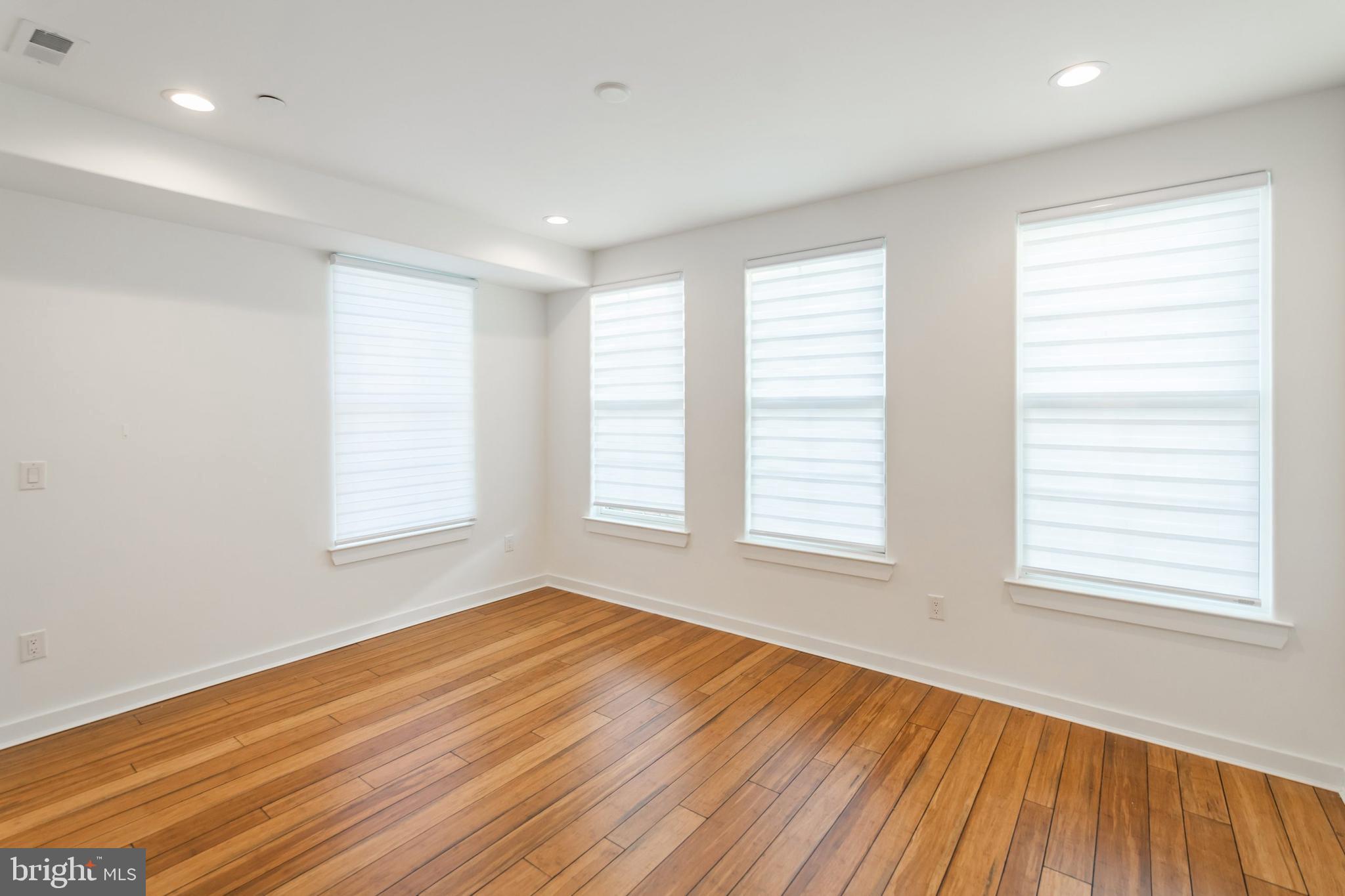 DICKINSON NARROWS - Residential Lease