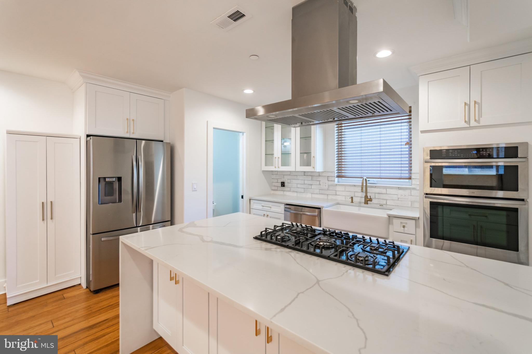 DICKINSON NARROWS - Residential Lease