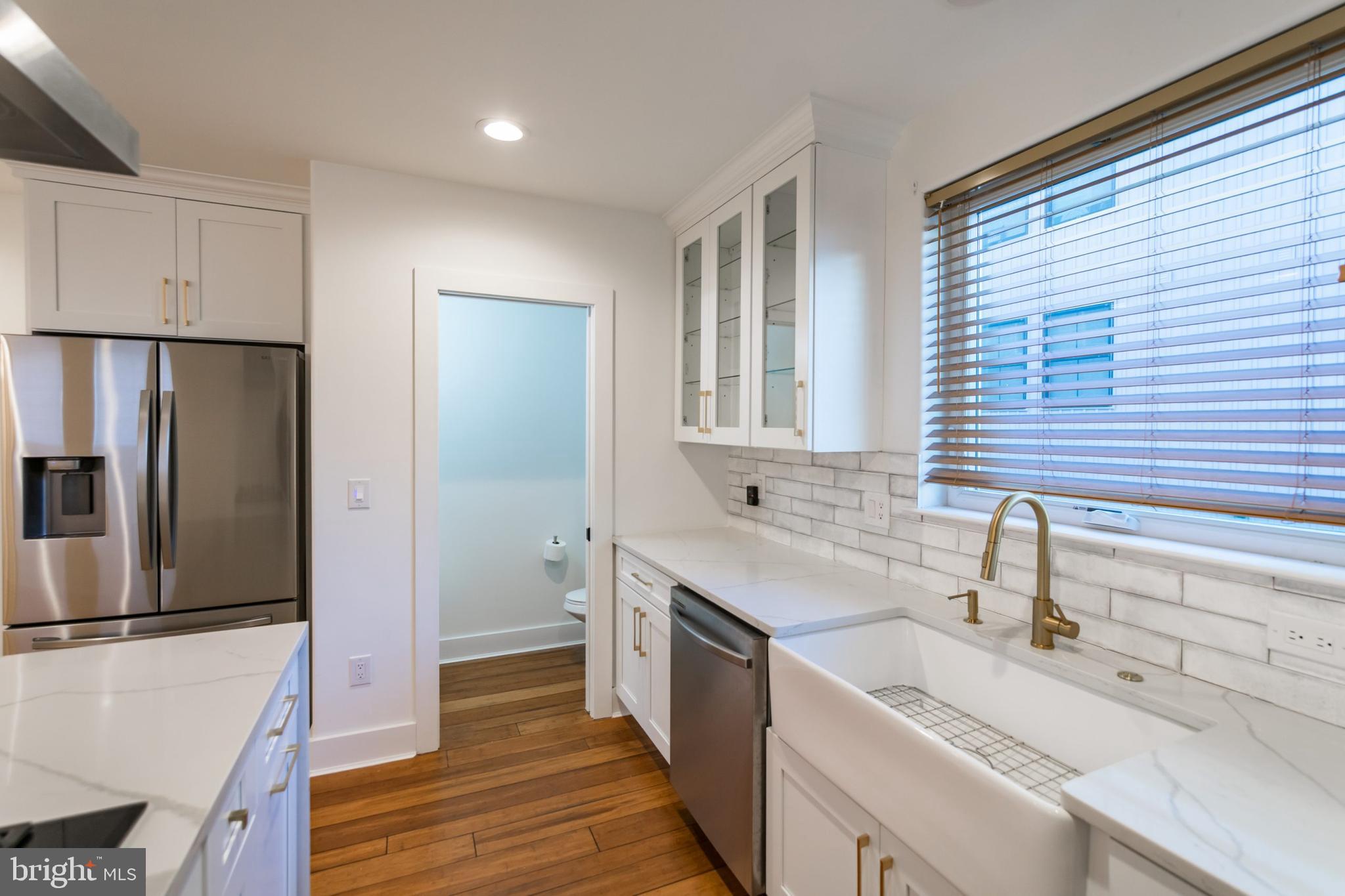 DICKINSON NARROWS - Residential Lease