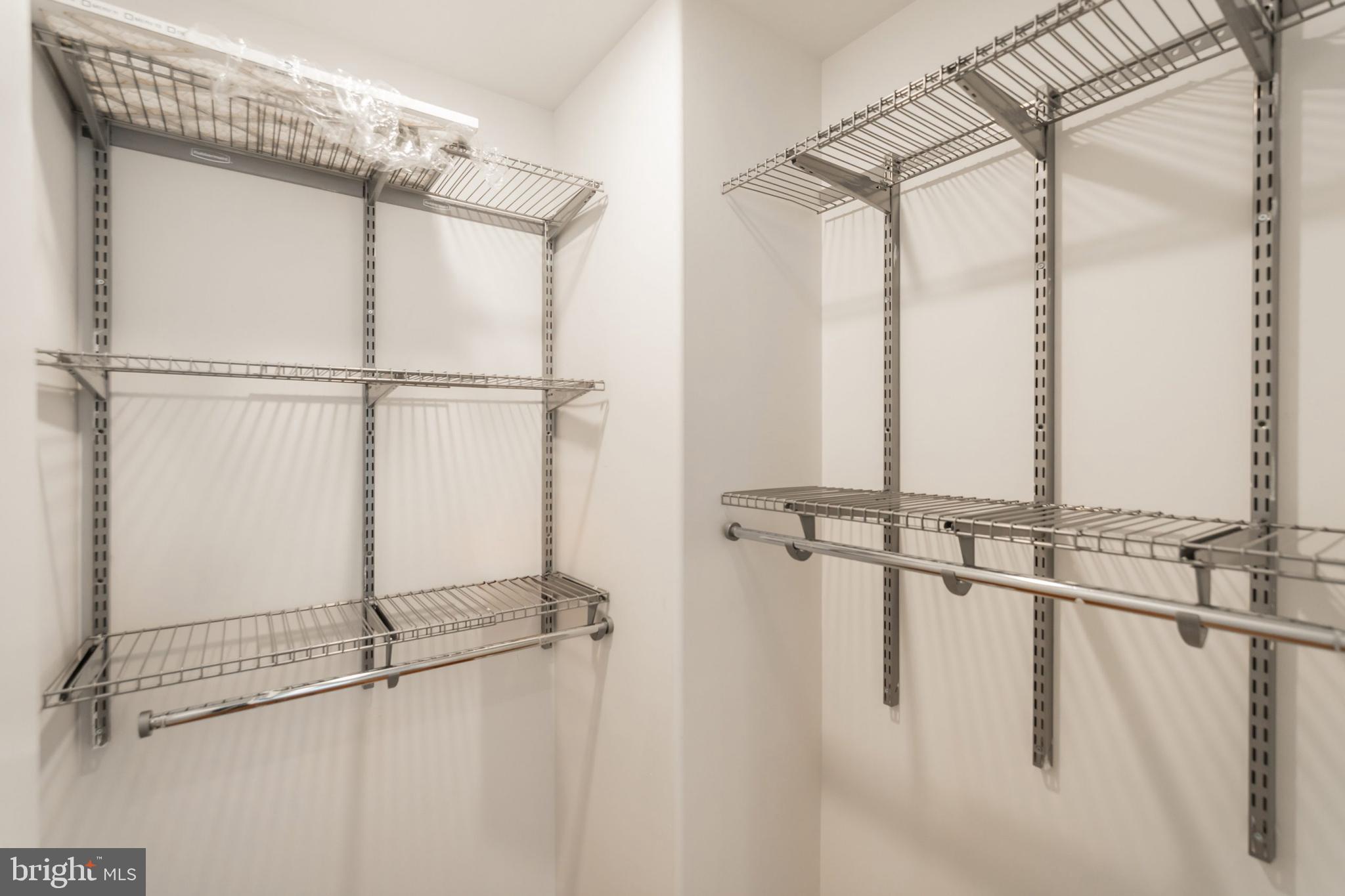 DICKINSON NARROWS - Residential Lease