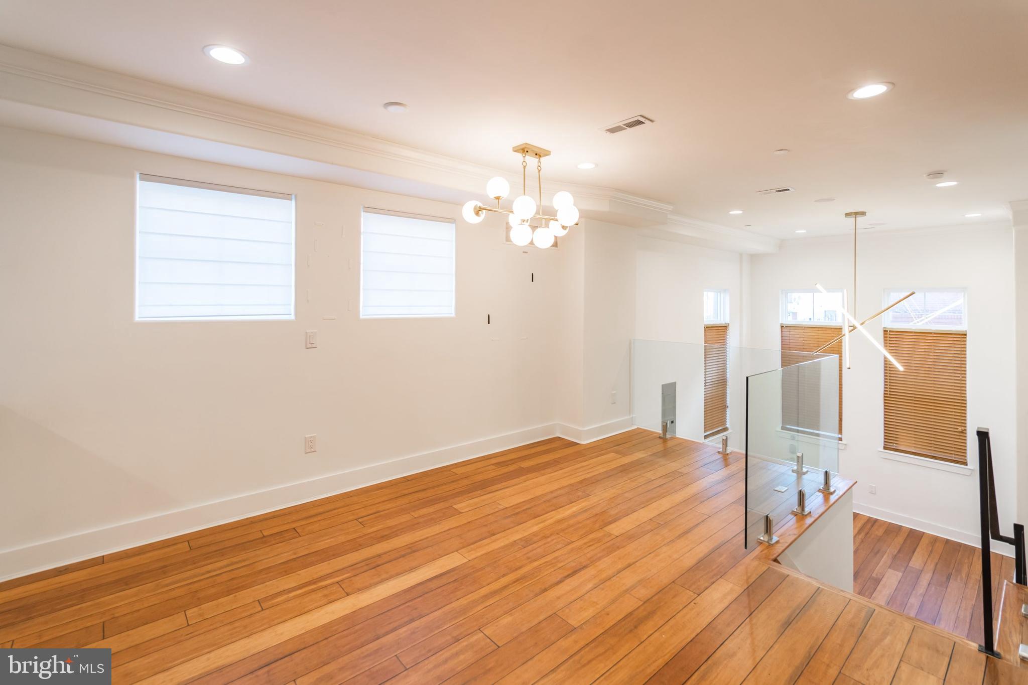 DICKINSON NARROWS - Residential Lease