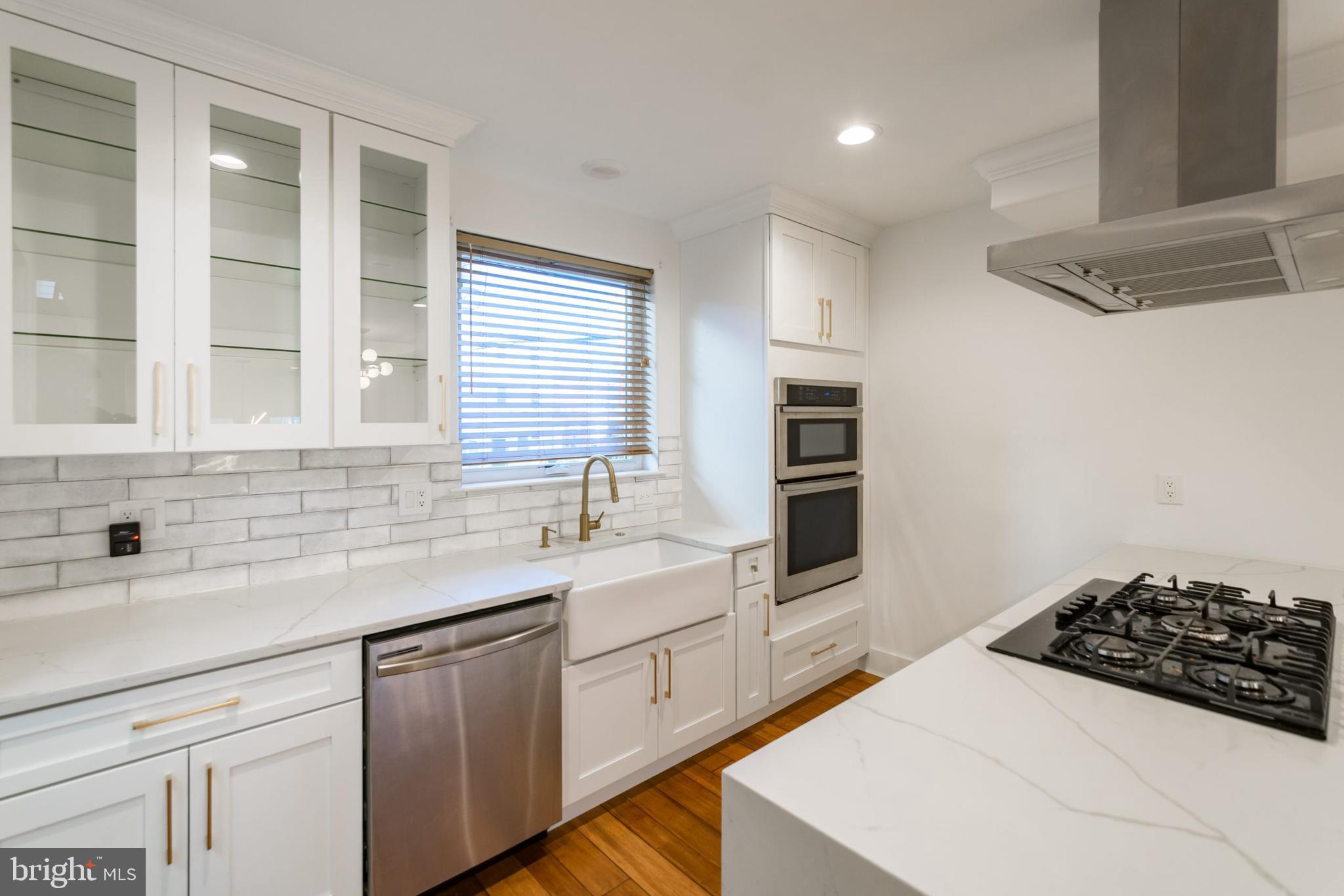 DICKINSON NARROWS - Residential Lease