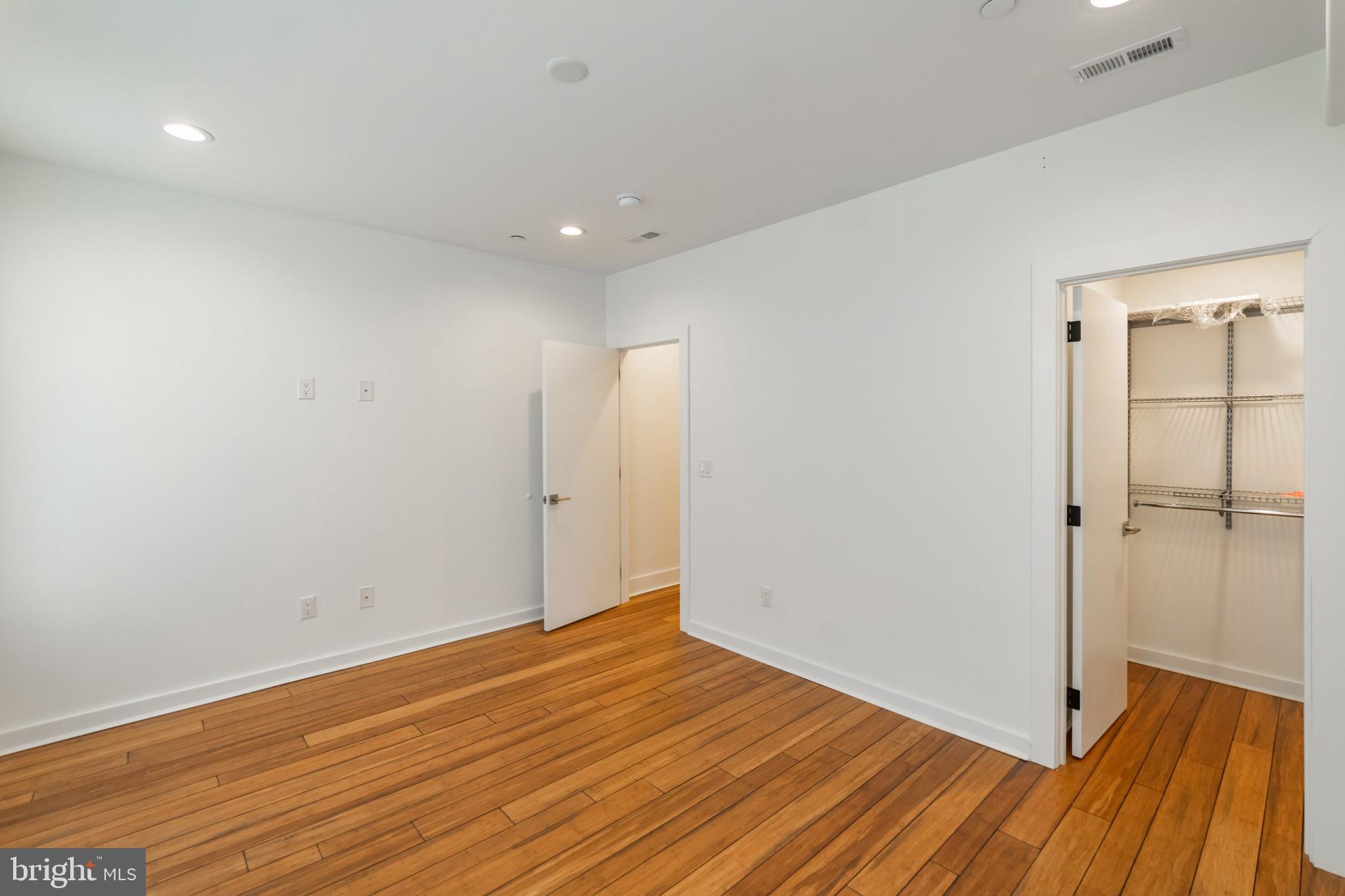 DICKINSON NARROWS - Residential Lease