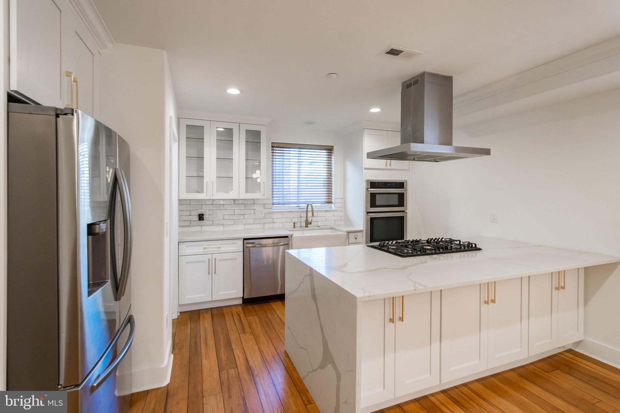 DICKINSON NARROWS - Residential Lease