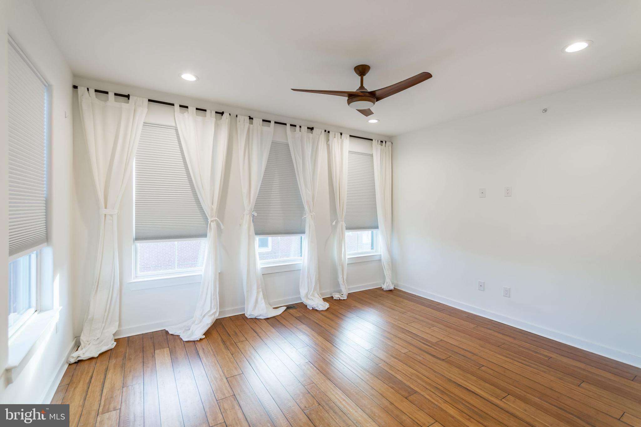 DICKINSON NARROWS - Residential Lease