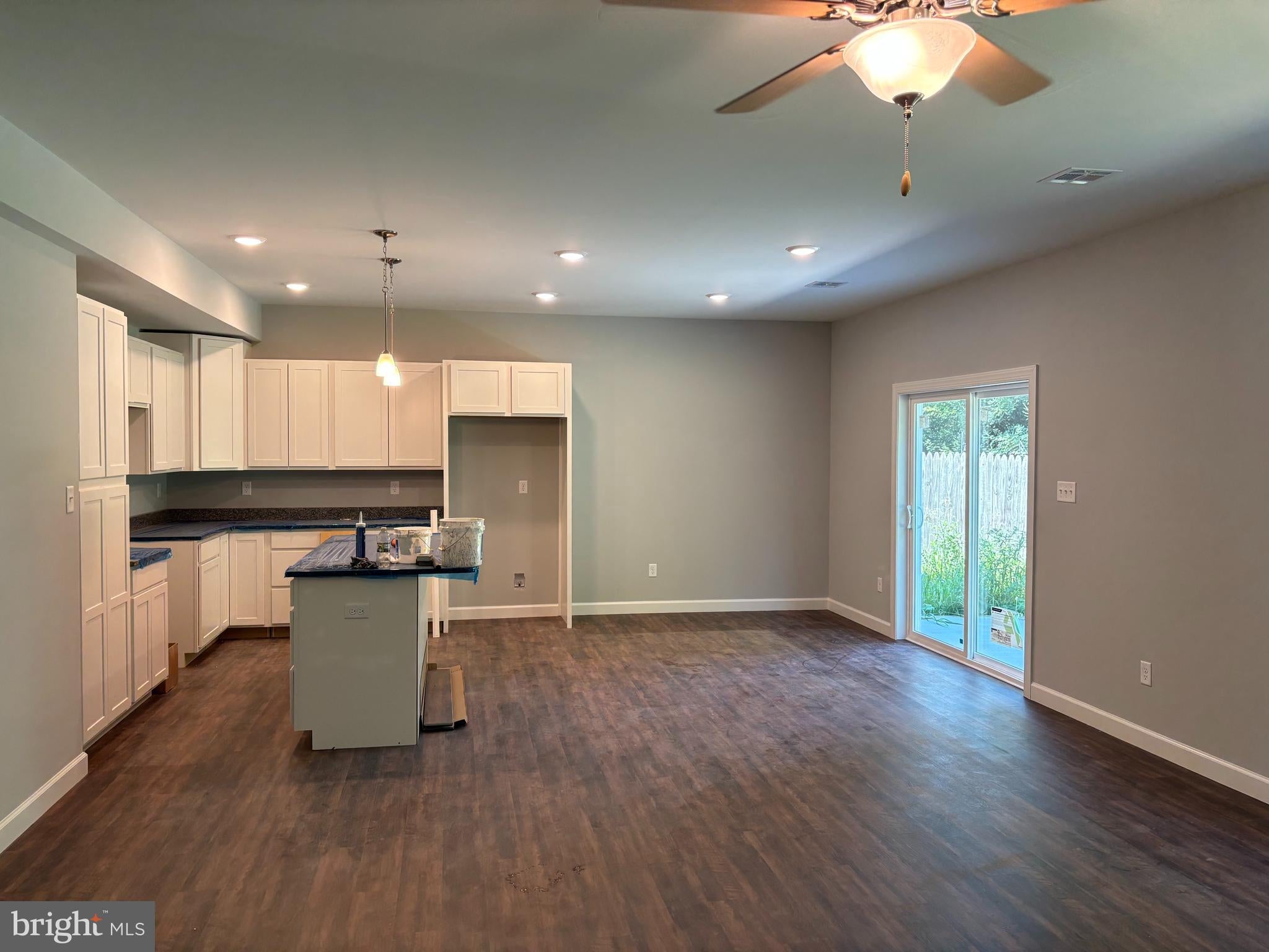 1077 DIANNE DRIVE