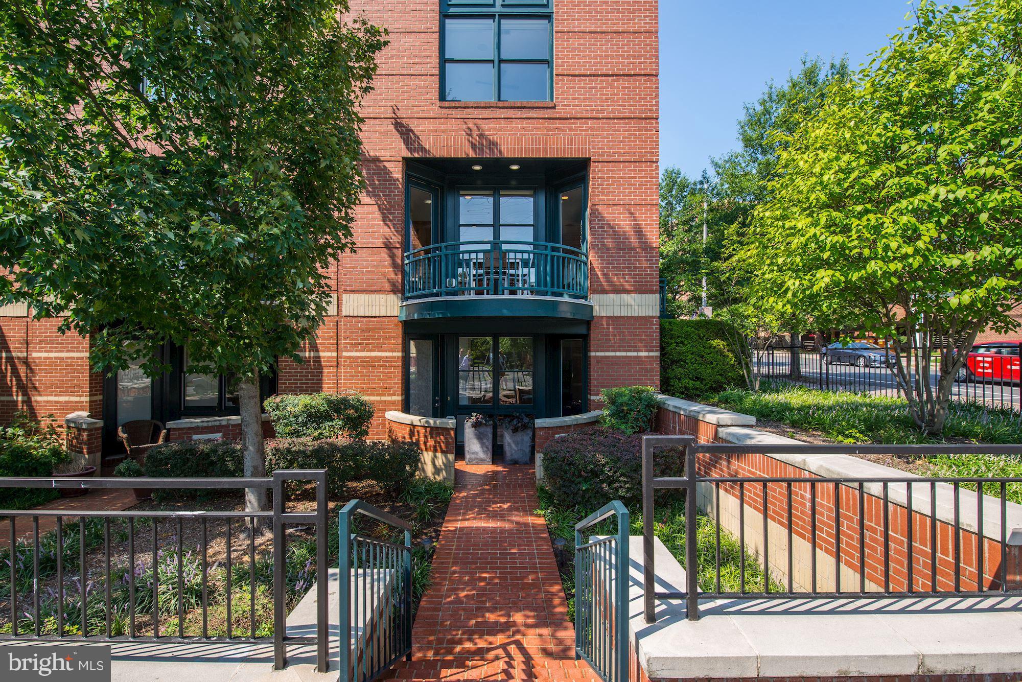 BROMPTONS AT COURTHOUSE - Residential