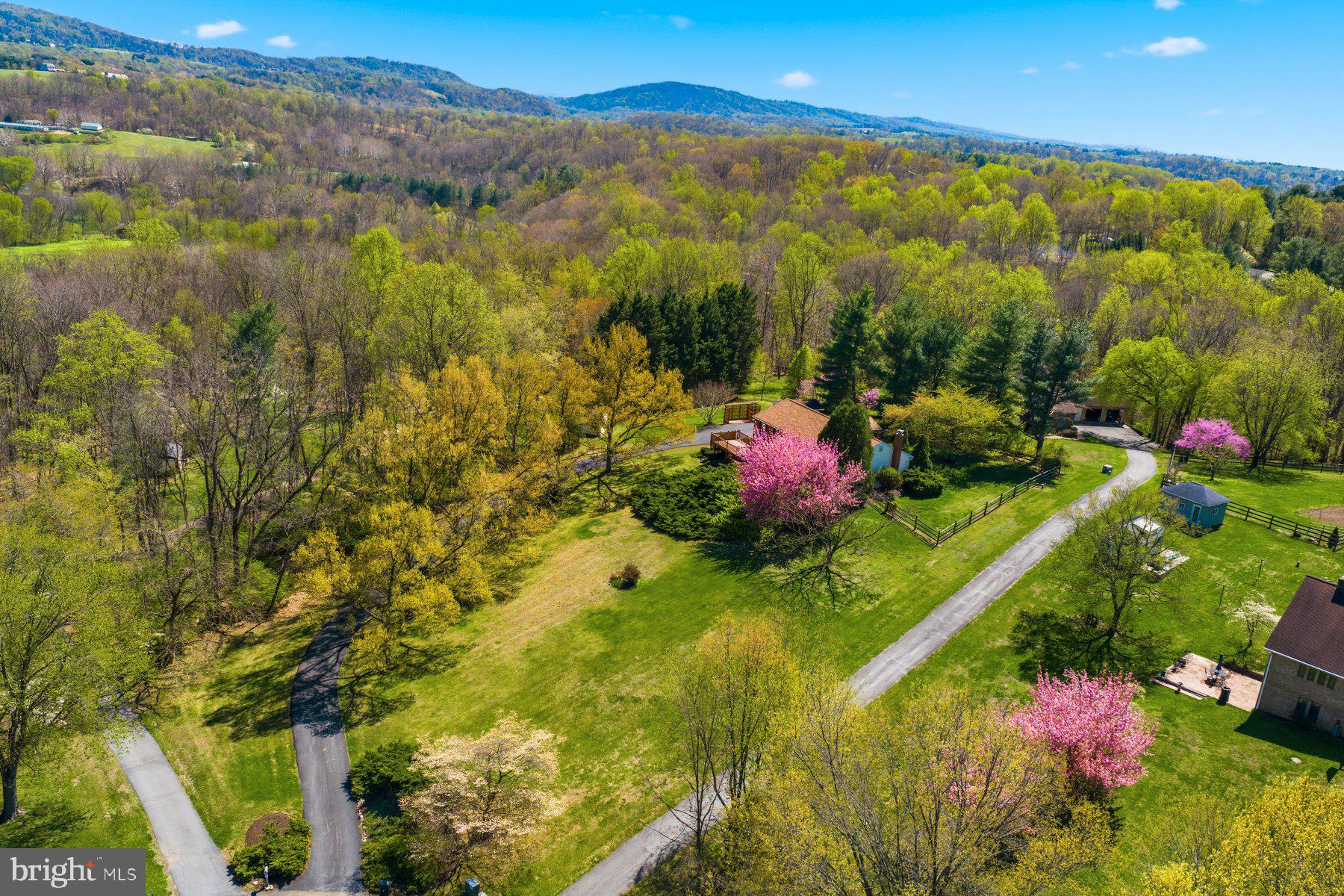 BOSS ARNOLD VILLAGE - Residential