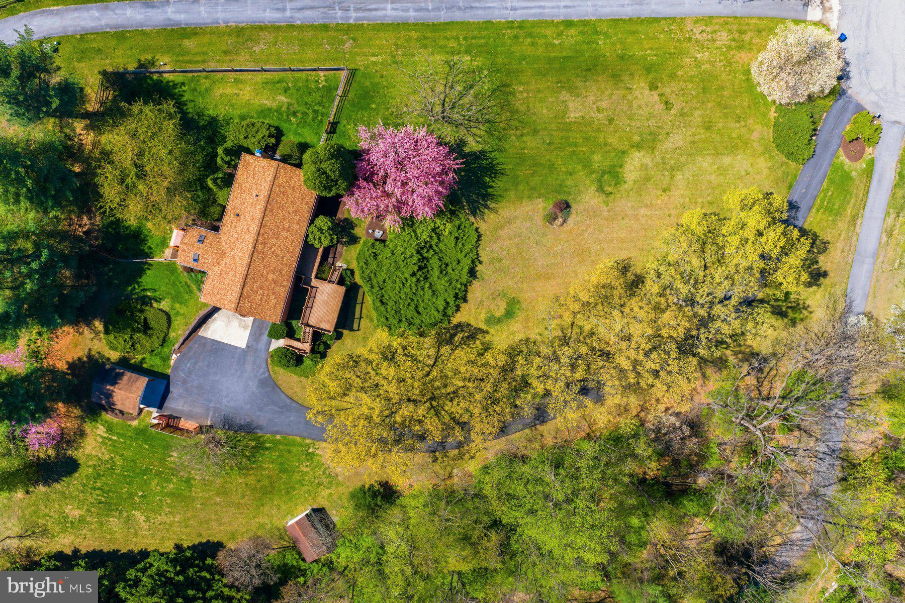 BOSS ARNOLD VILLAGE - Residential