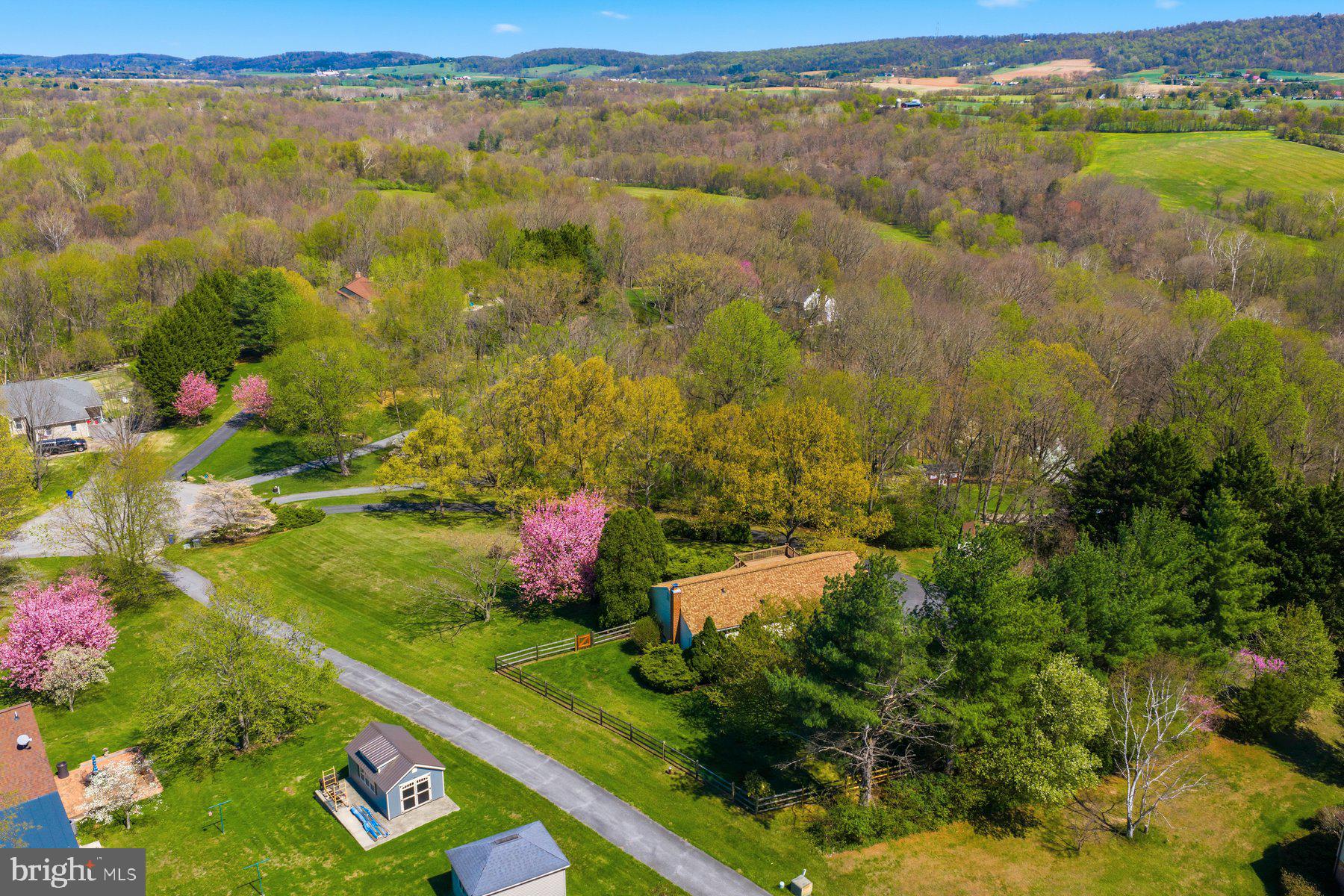 BOSS ARNOLD VILLAGE - Residential