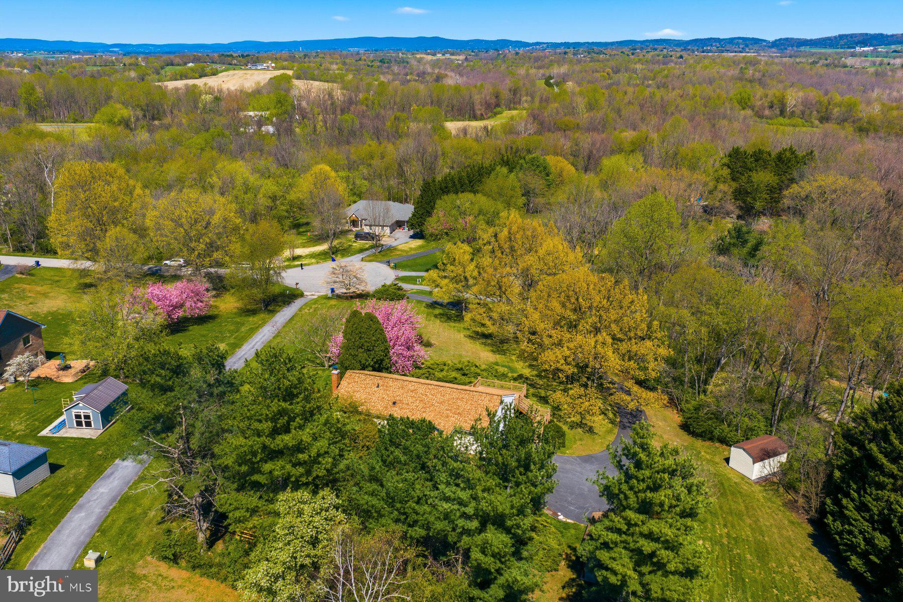 BOSS ARNOLD VILLAGE - Residential