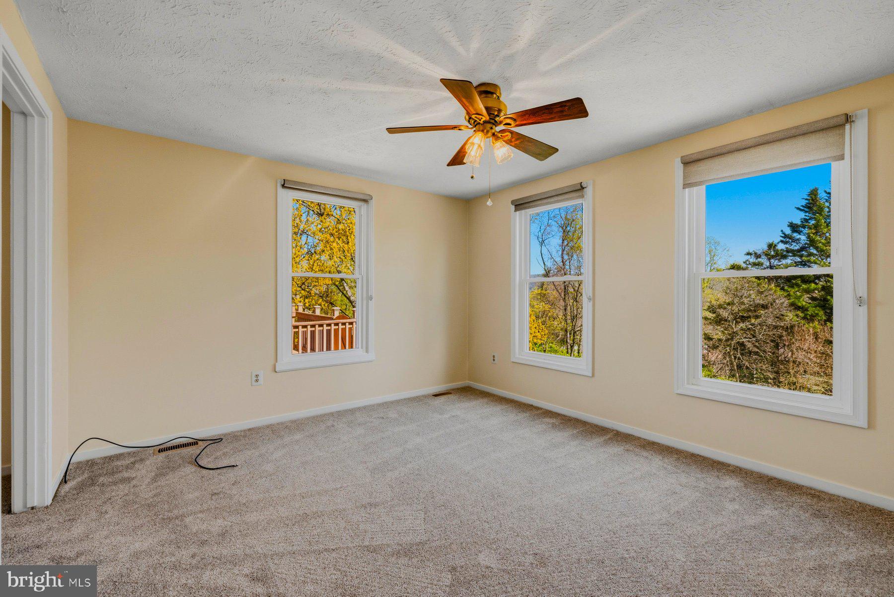 BOSS ARNOLD VILLAGE - Residential