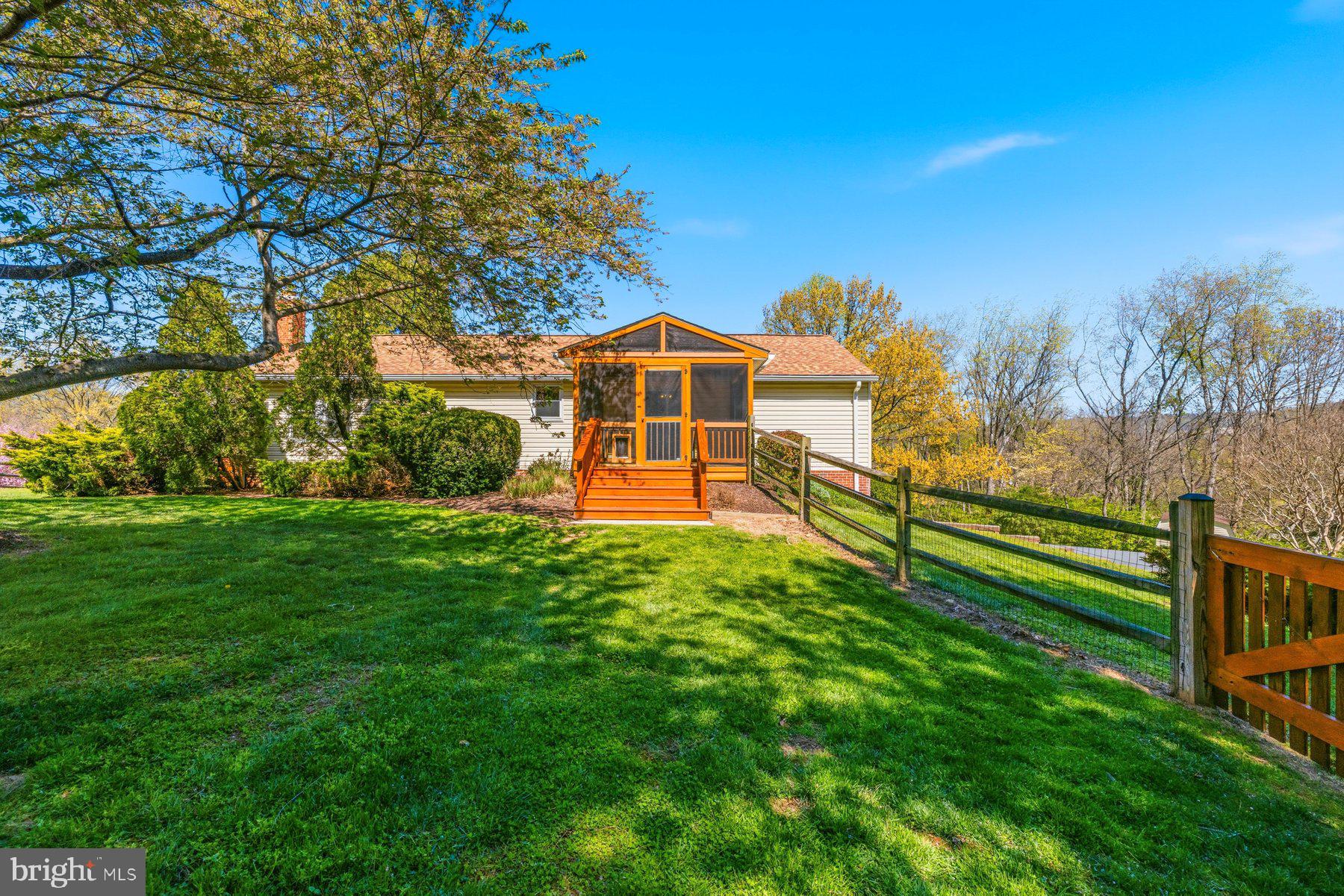 BOSS ARNOLD VILLAGE - Residential