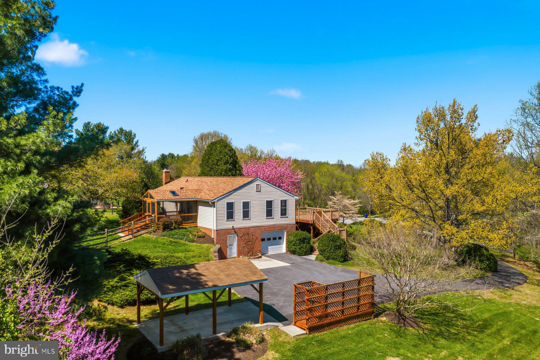 BOSS ARNOLD VILLAGE - Residential