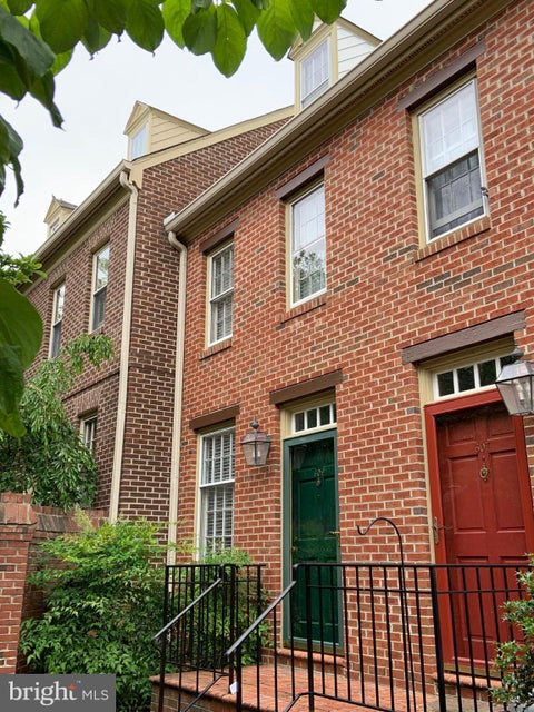 Photo of 609 S Columbus Street #609, ALEXANDRIA, VA 22314 (MLS # VAAX2067498)