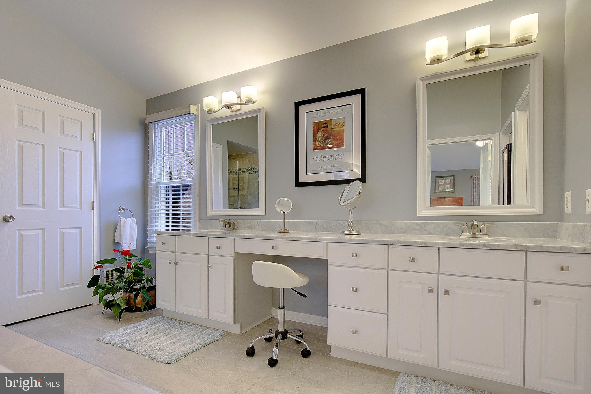 MOUNT OAK MANOR - Residential