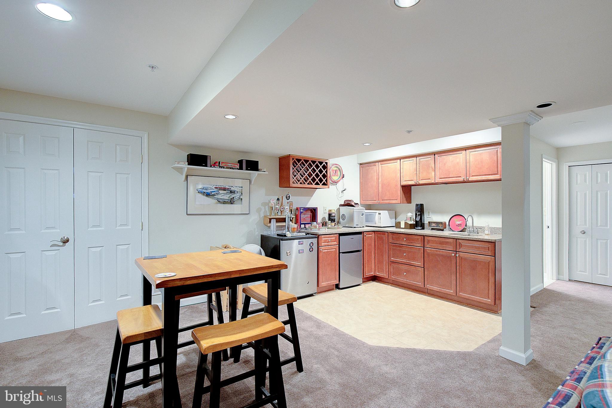 MOUNT OAK MANOR - Residential