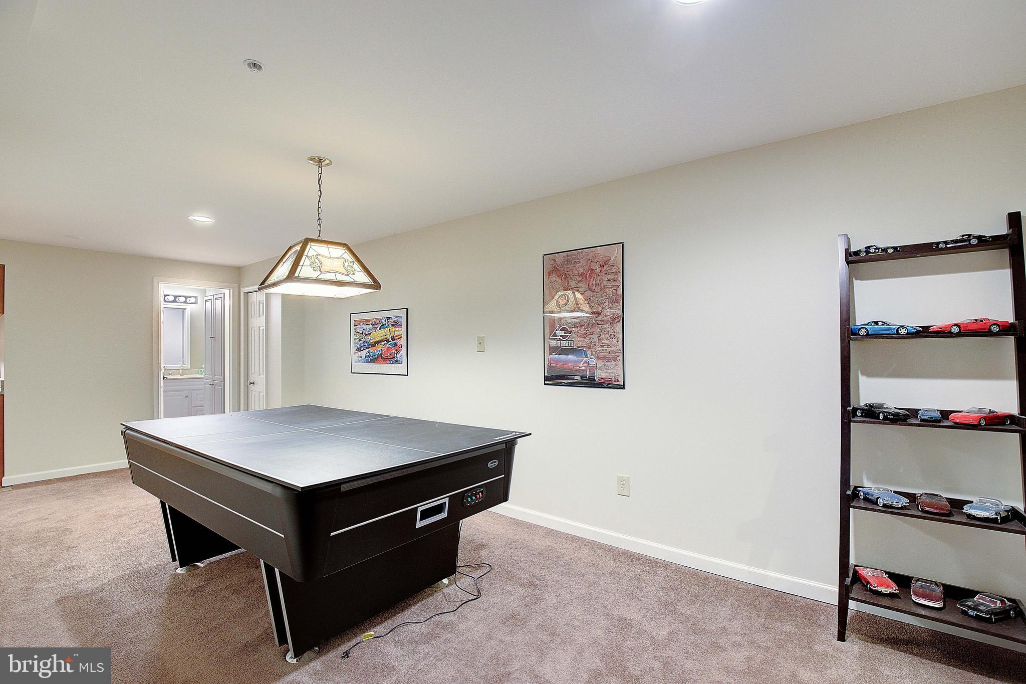 MOUNT OAK MANOR - Residential