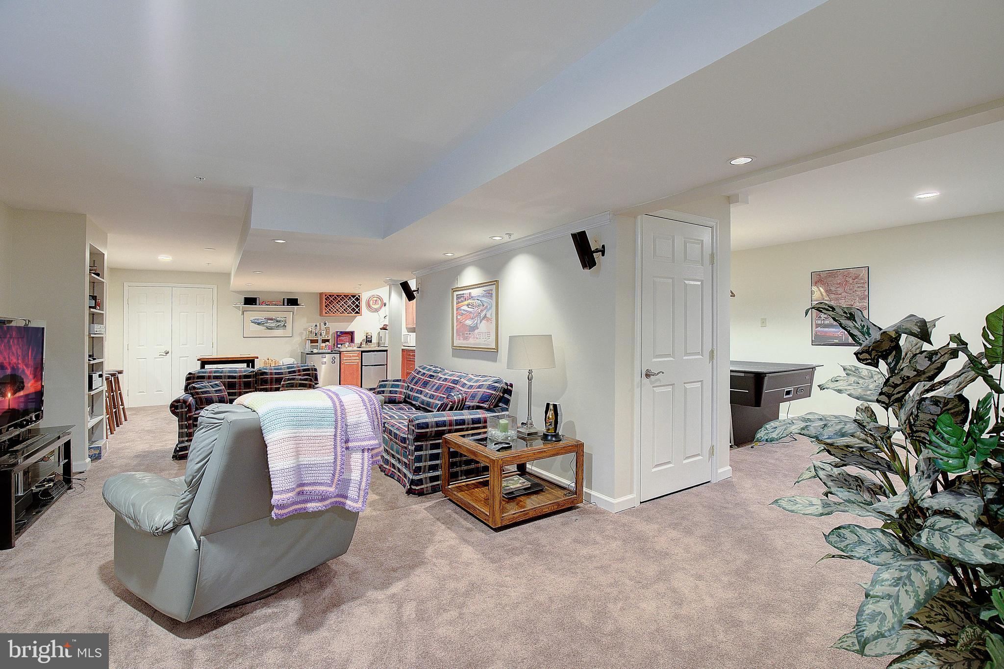 MOUNT OAK MANOR - Residential