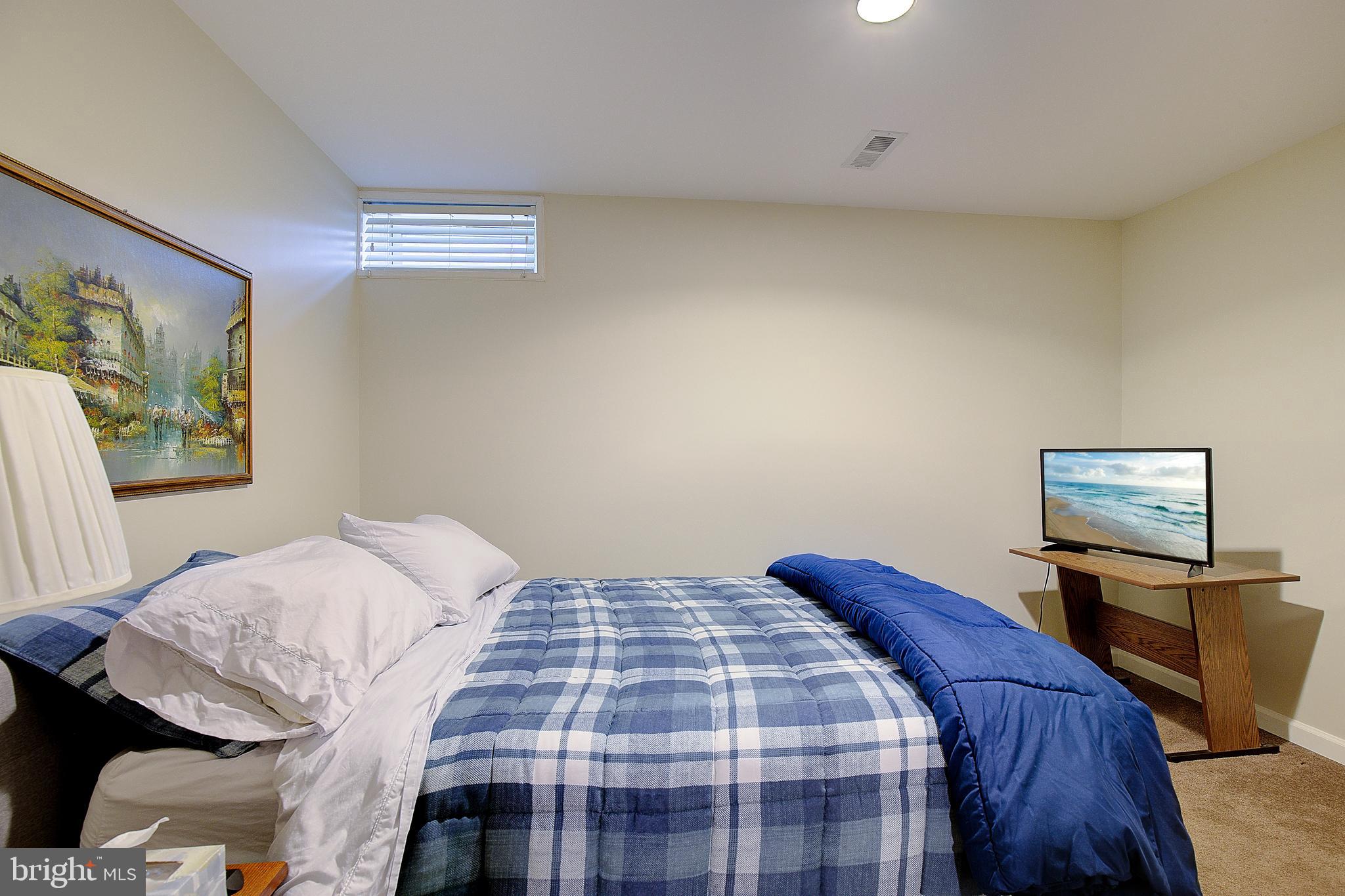 MOUNT OAK MANOR - Residential