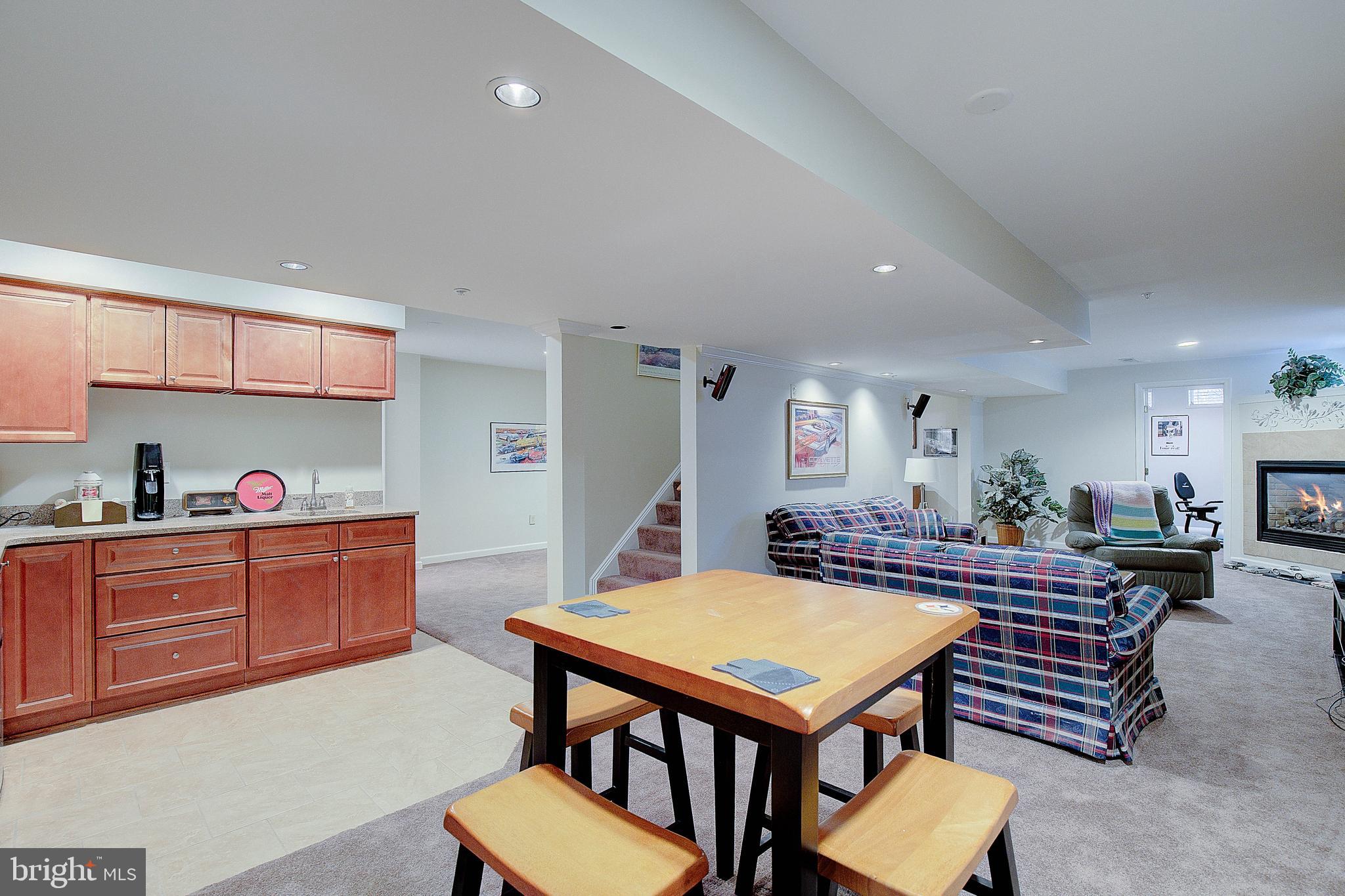 MOUNT OAK MANOR - Residential