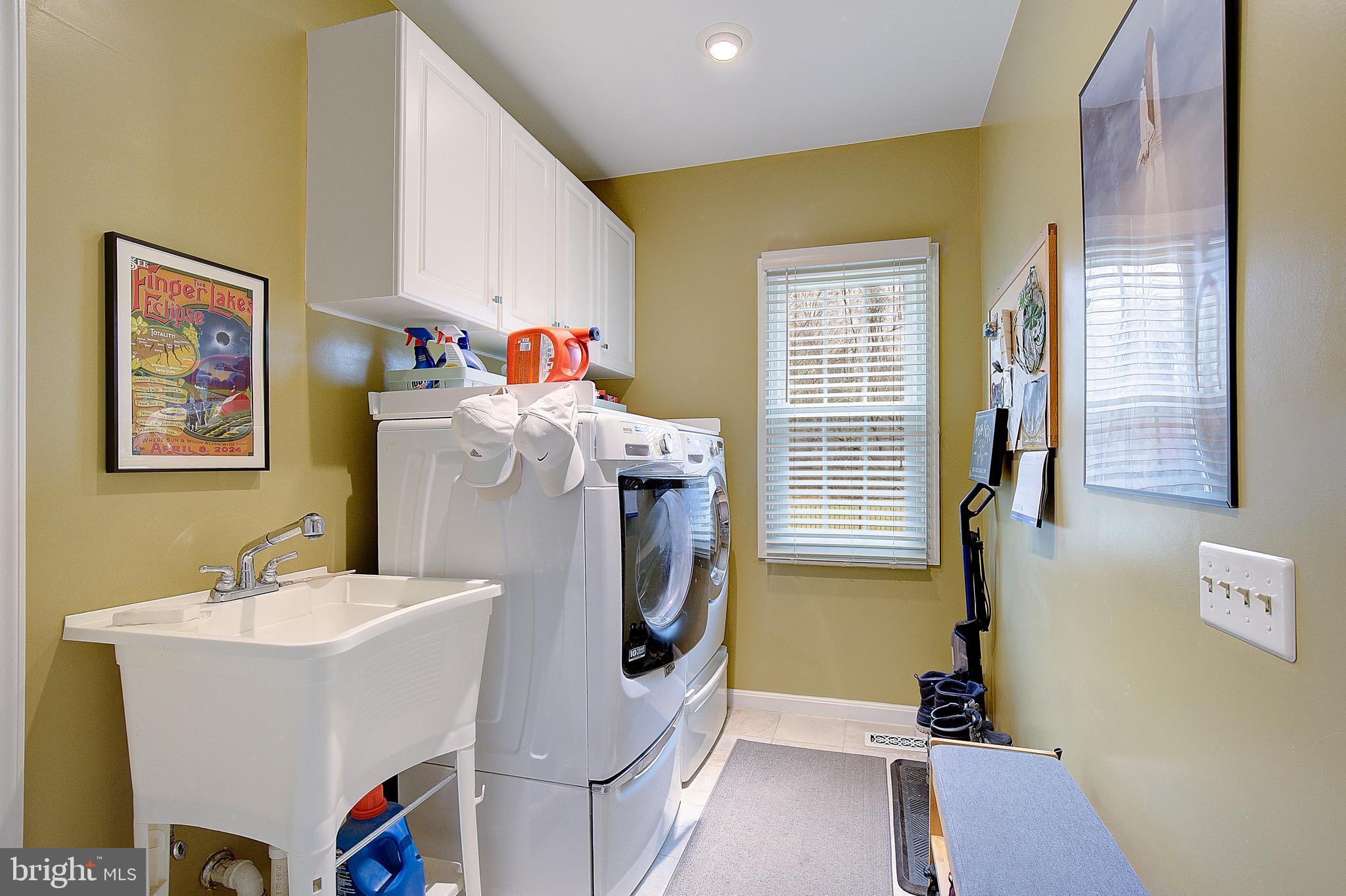 MOUNT OAK MANOR - Residential