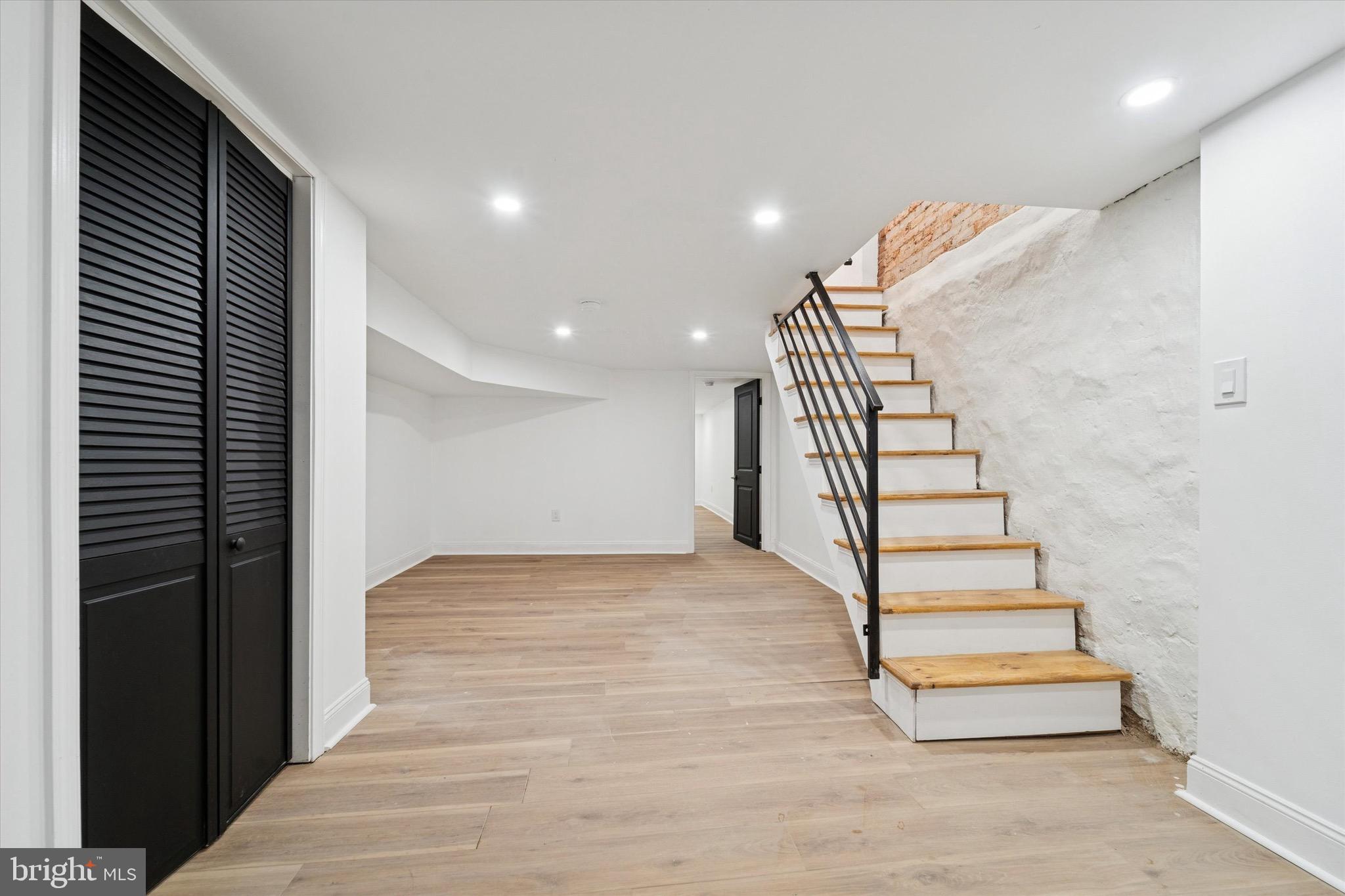 WEST OAK LANE - Residential