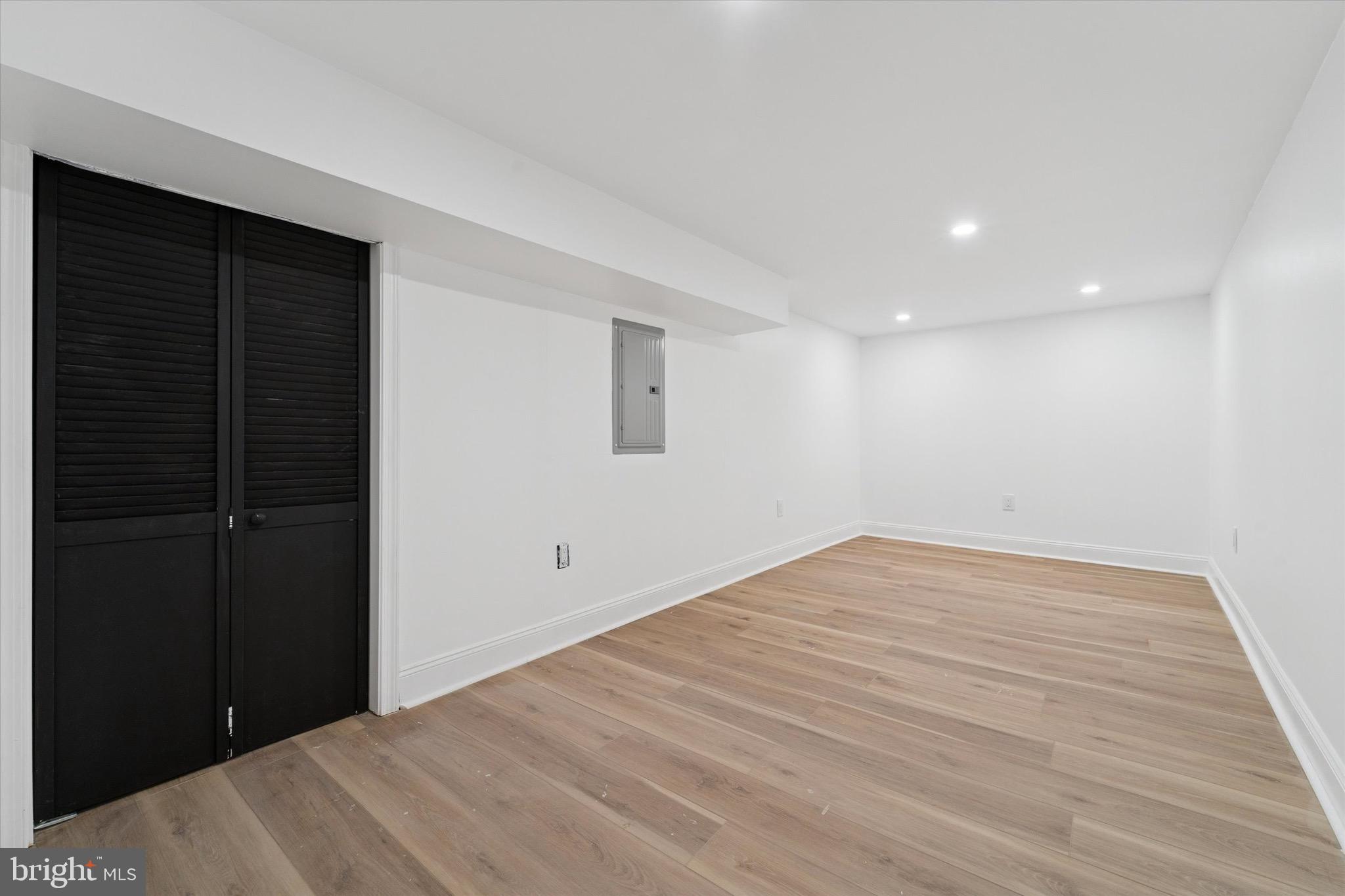 WEST OAK LANE - Residential