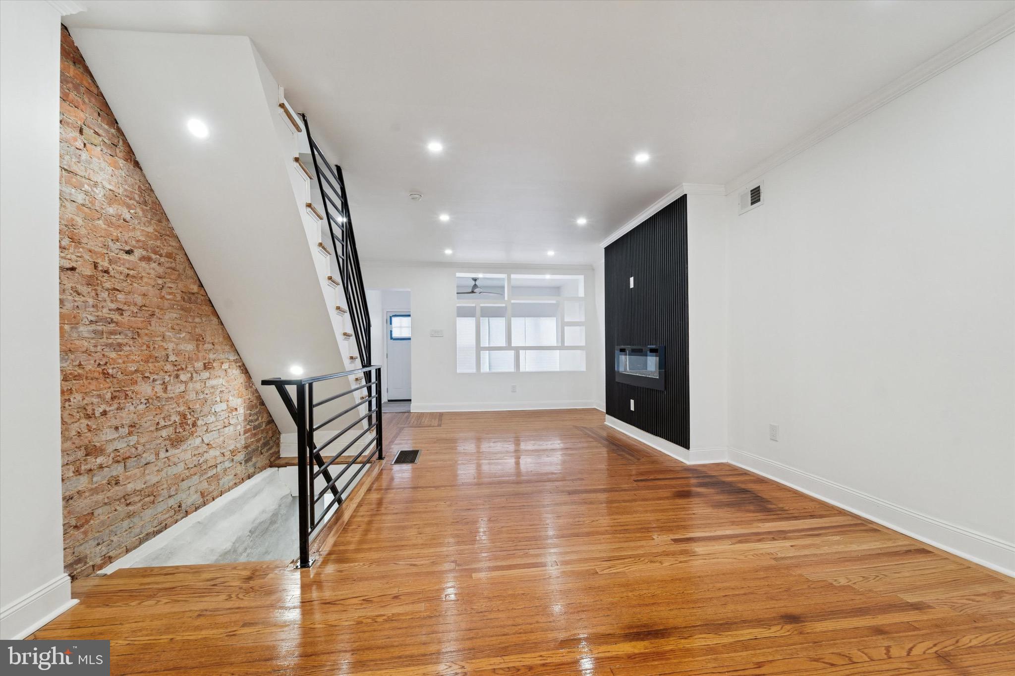 WEST OAK LANE - Residential