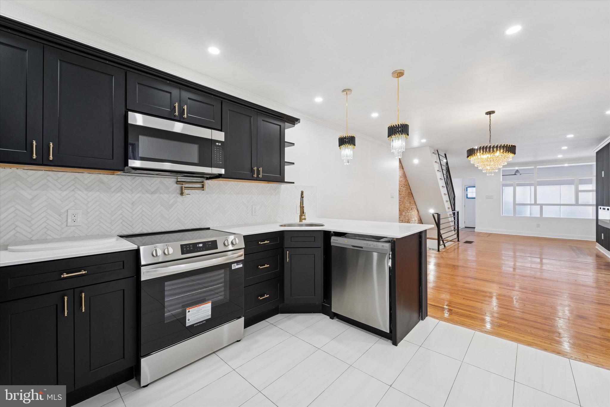 WEST OAK LANE - Residential