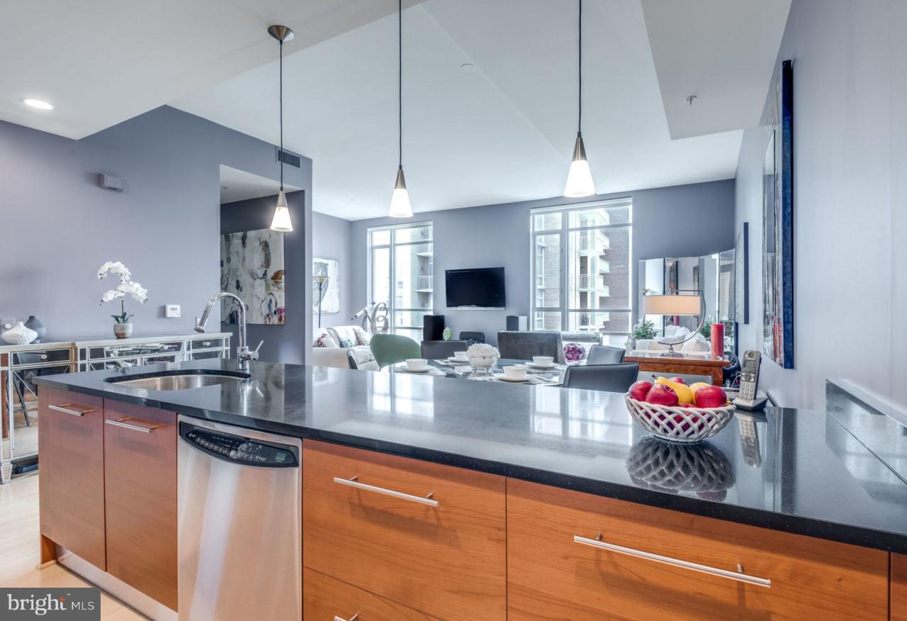 MIDTOWN ALEXANDRIA STATION CONDOMINIUM - Residential Lease